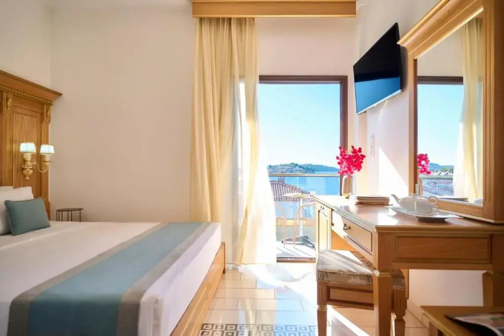 Evlogia Hotel Seafront & Annex by Greek Pride