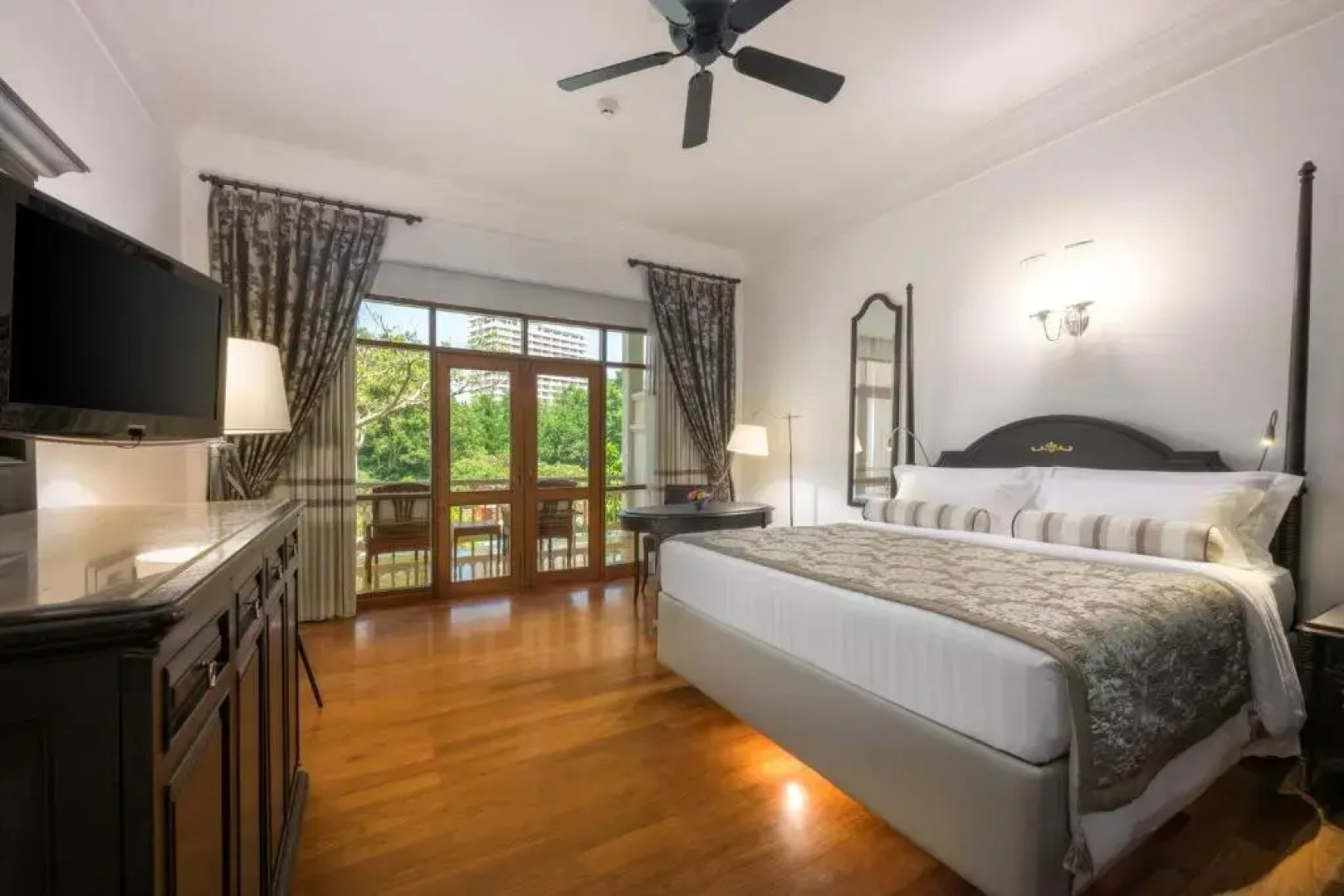 Отель Centara Grand Beach Resort and Villas Hua Hin