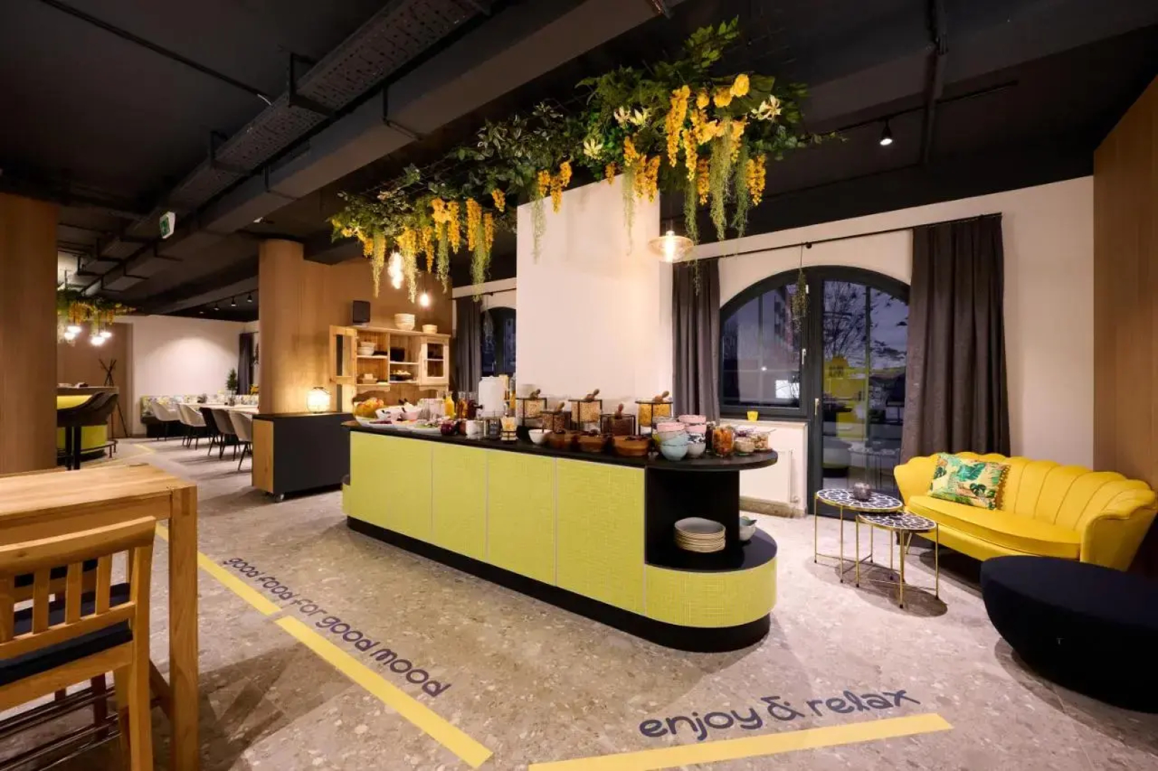 happYellow Boutique House