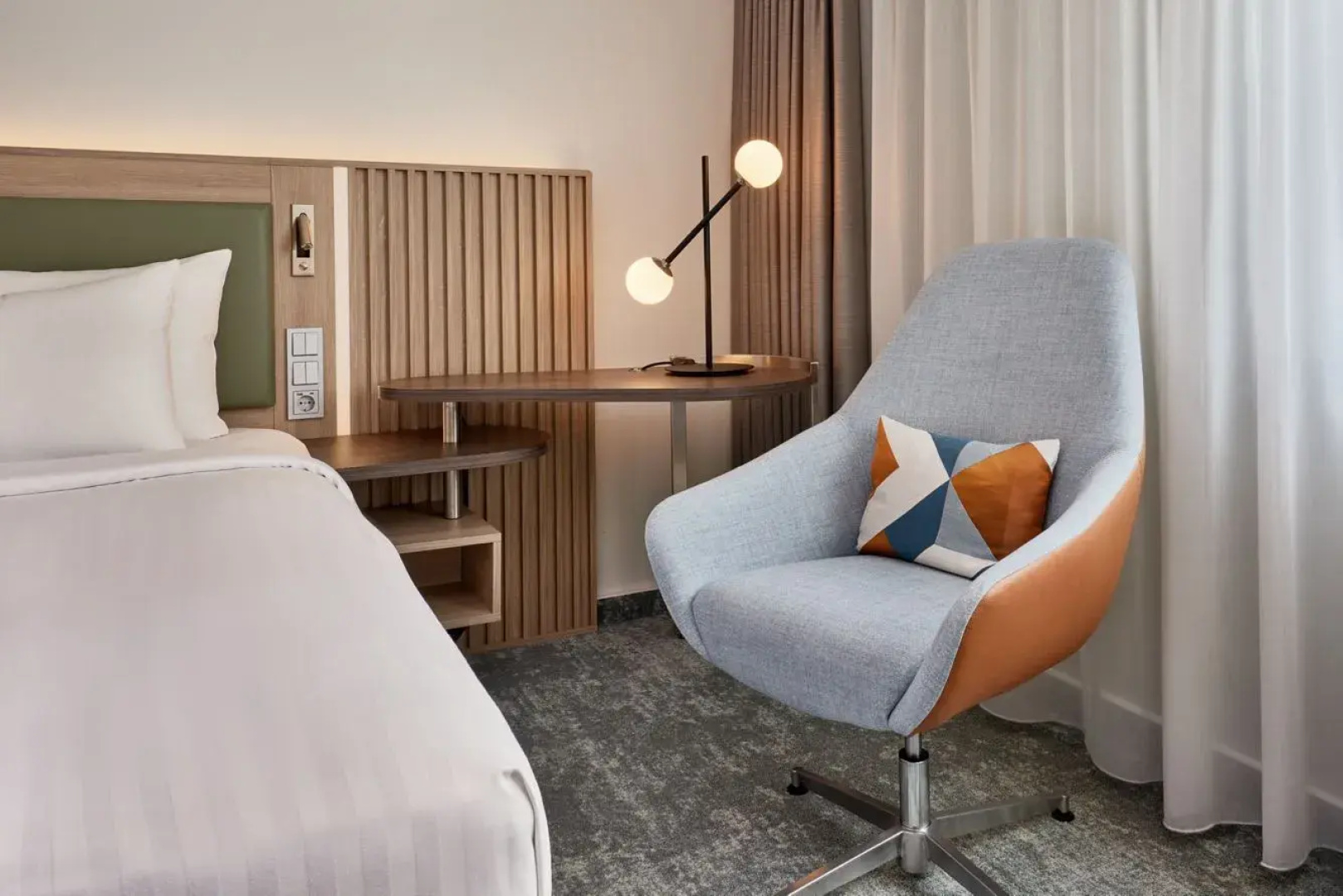 Отель Courtyard by Marriott Dortmund