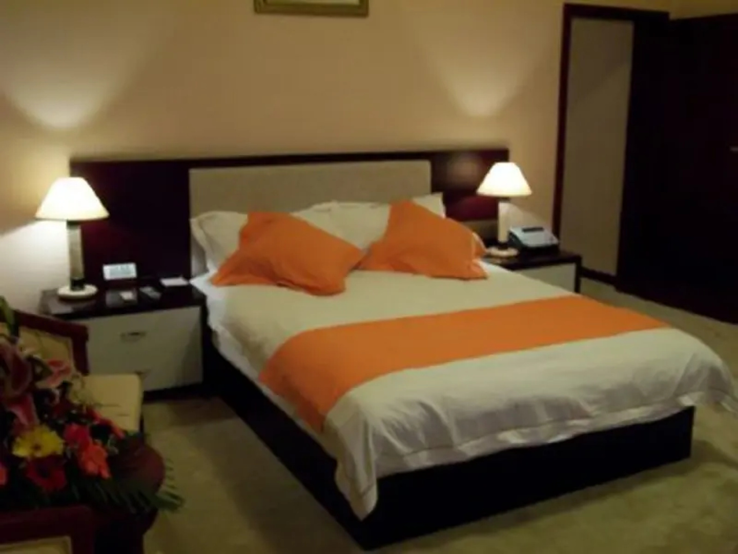 wanjiadenghuo Hotel