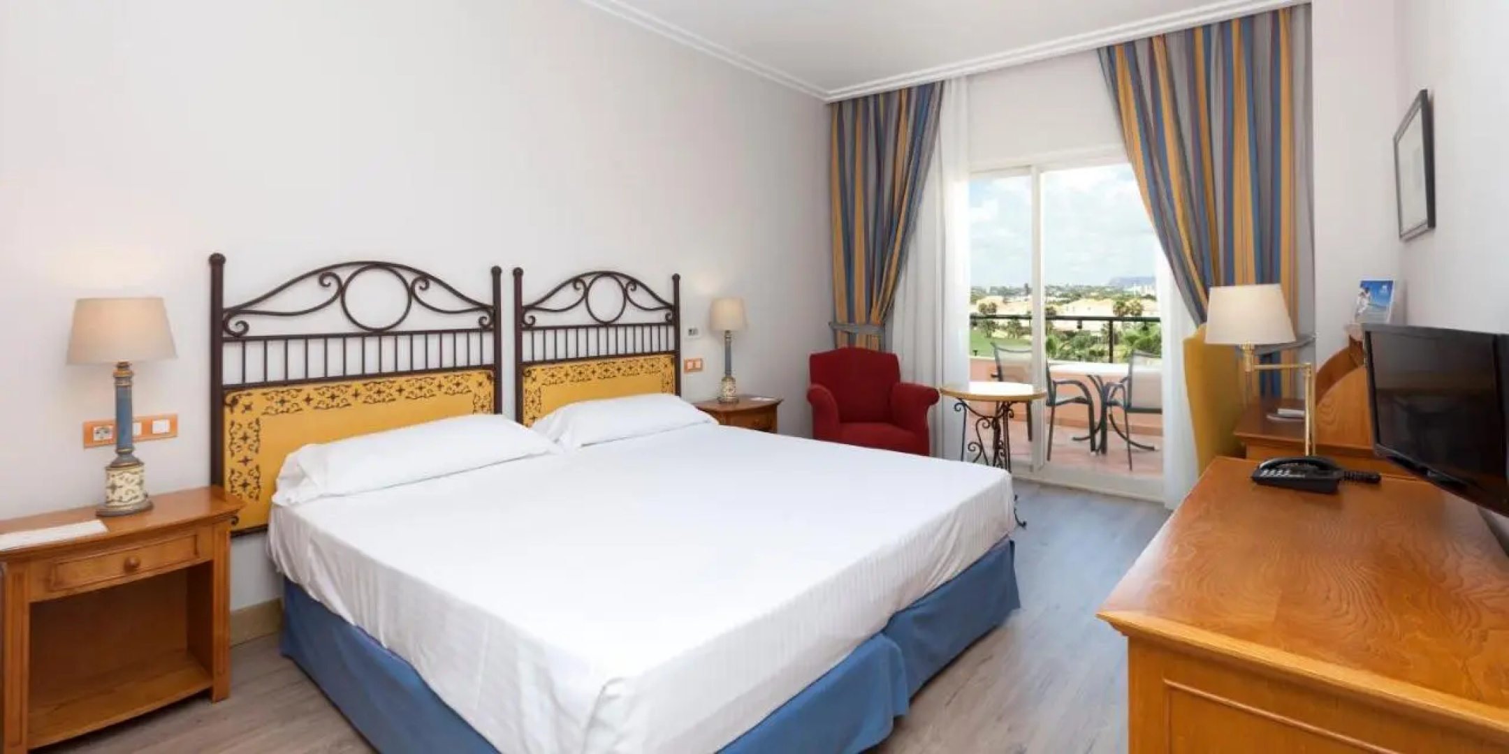 Отель Alicante Golf