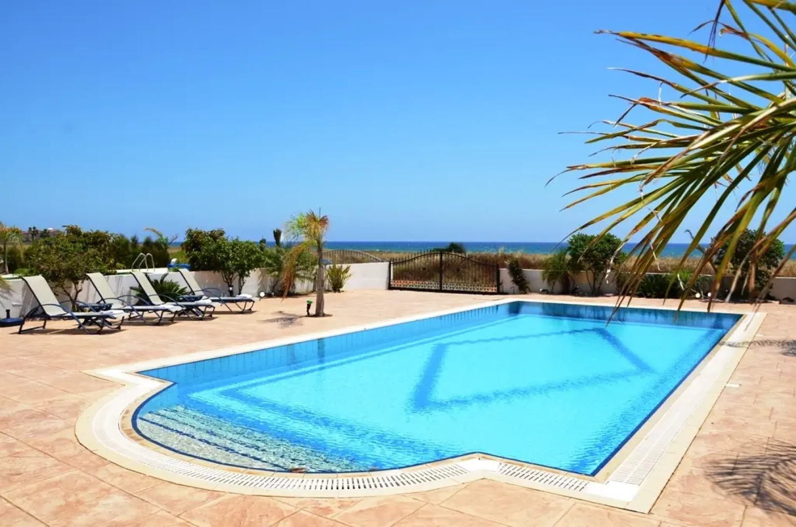 3 Br Villa Sunrise - Chg 8899