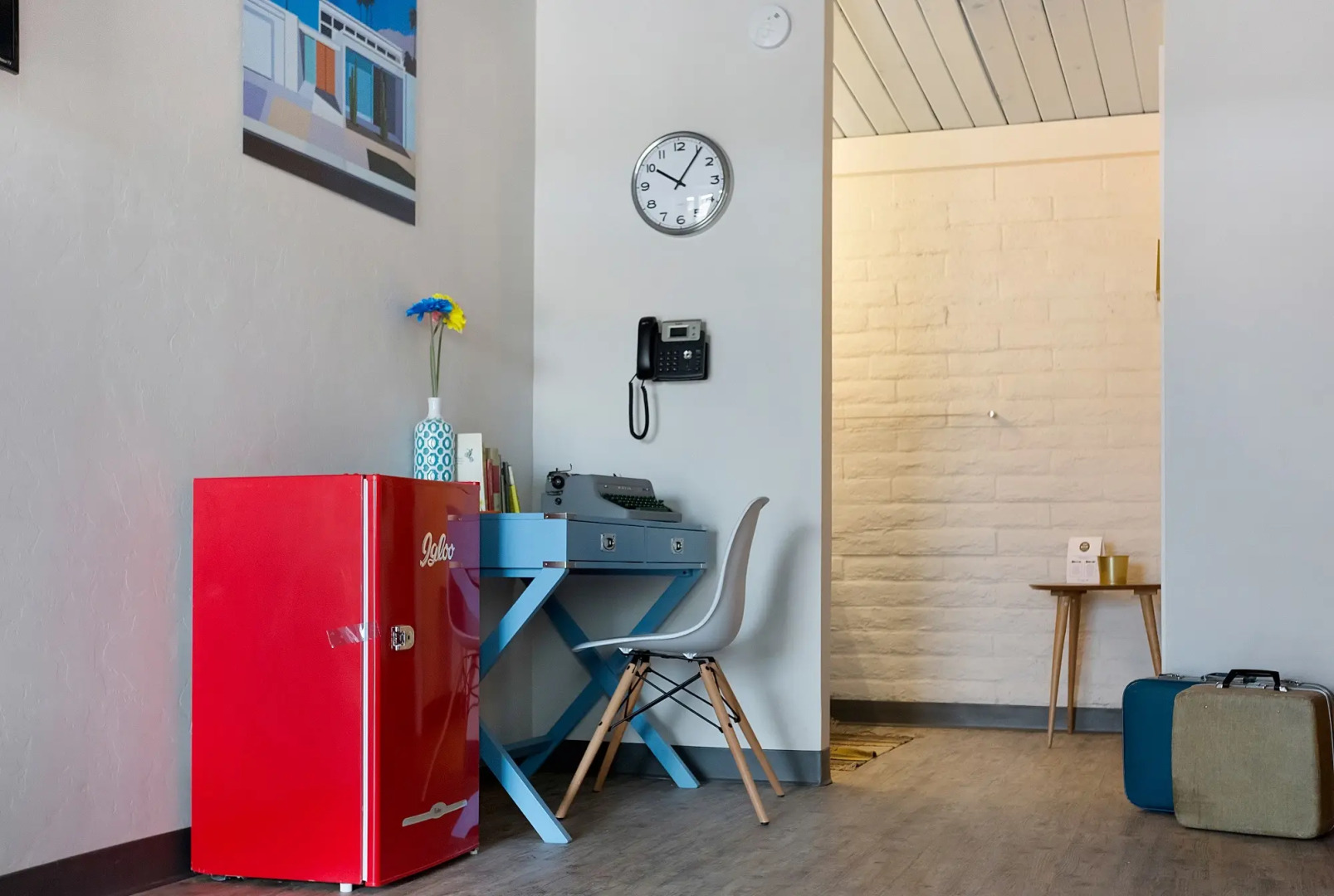 Hotel McCoy - Art, Coffee, Beer, Wine