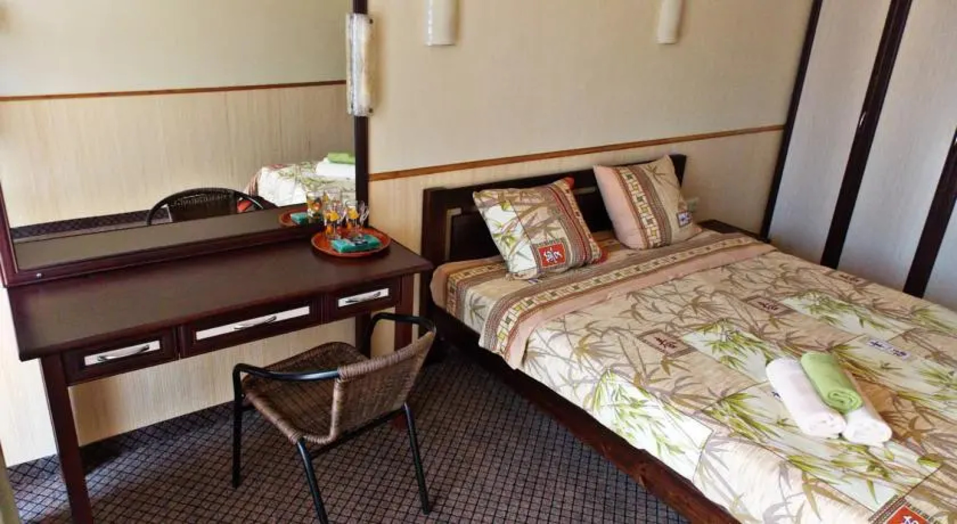 Уютный дворик