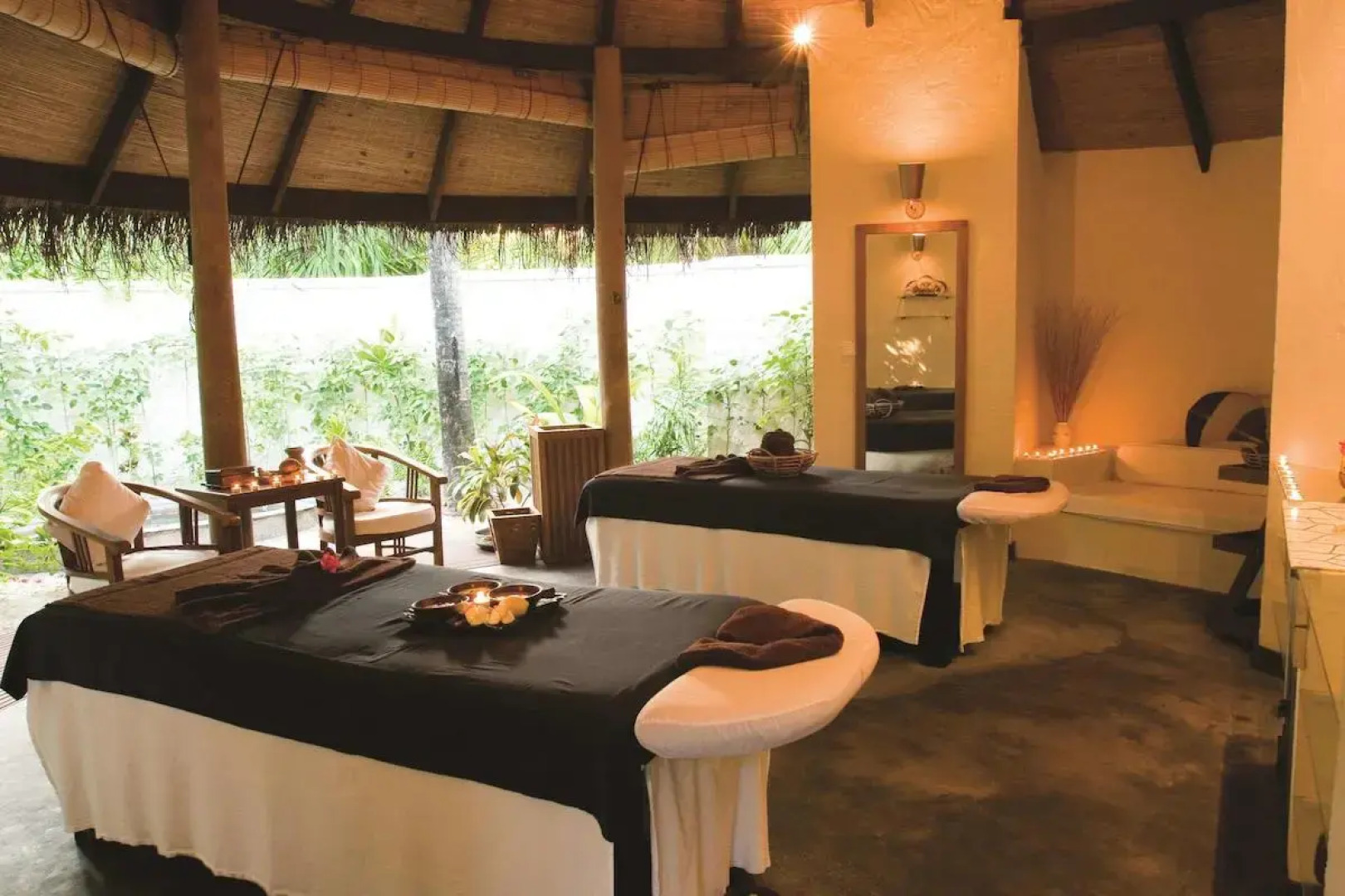 Курорт Coco Palm Dhuni Kolhu