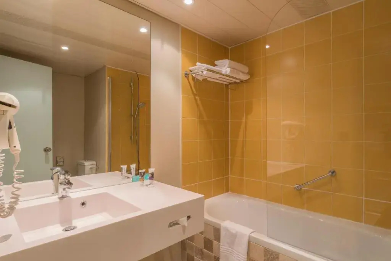 Demeures de campagne Parc du Coudray – Mercure