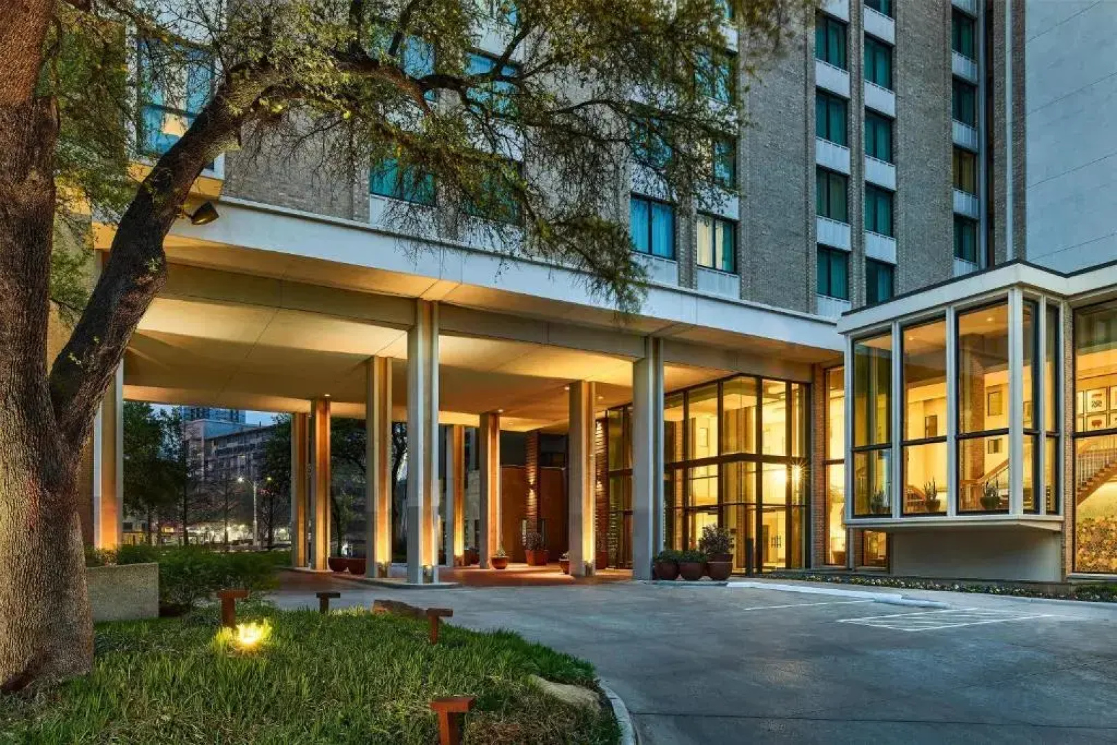 The Highland Dallas, Curio Collection by Hilton