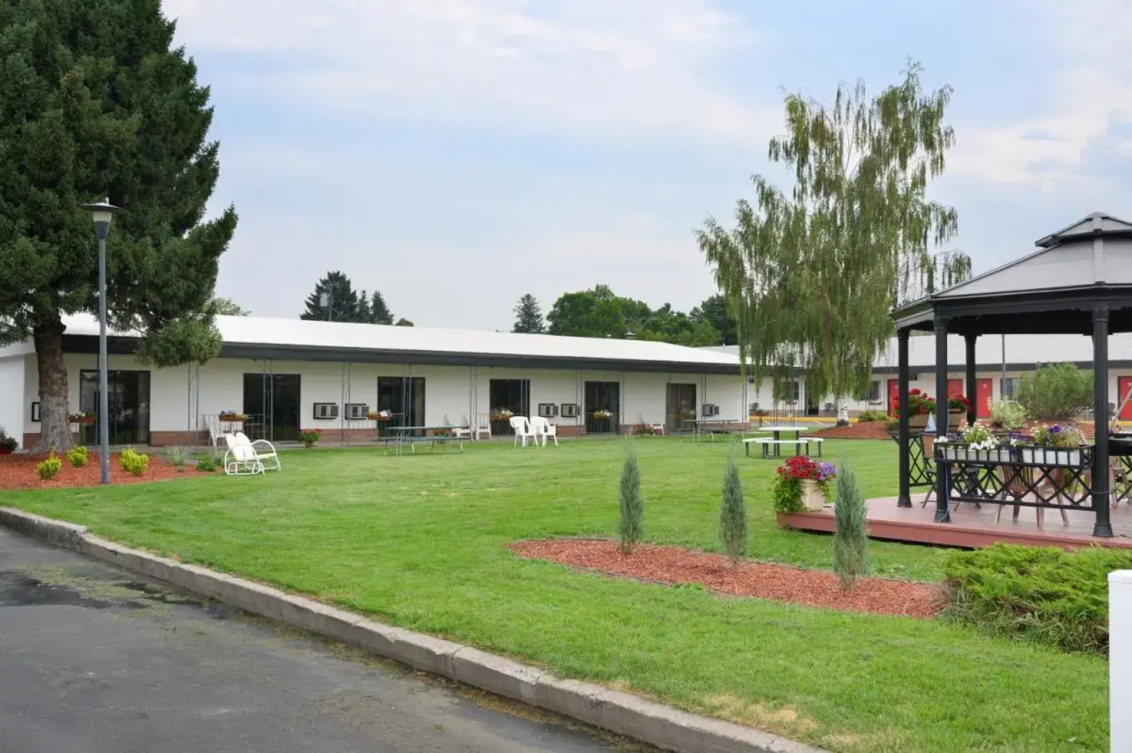 The Sapphire Motel