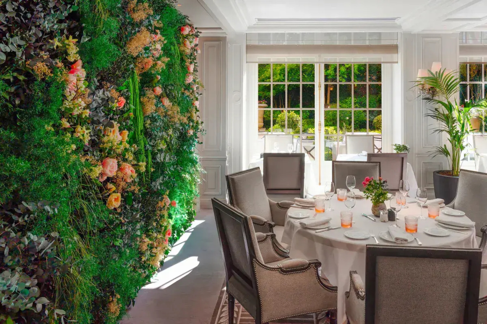 Отель Shangri-La Paris