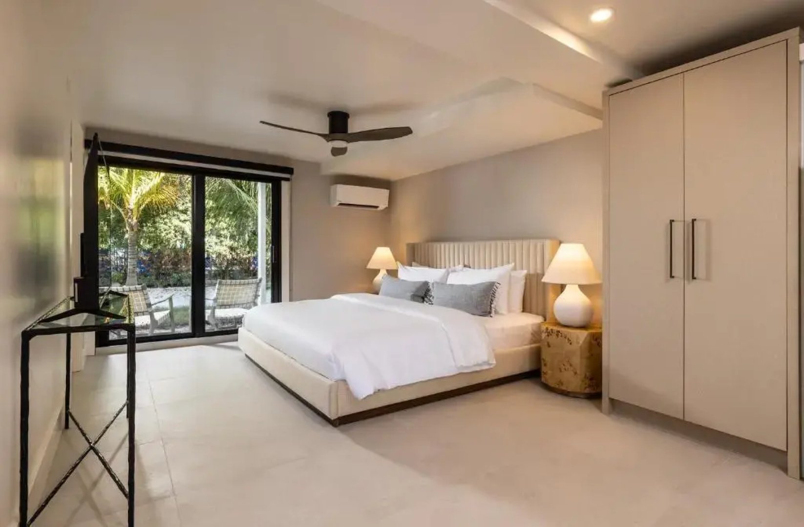 Pines & Palms Resort