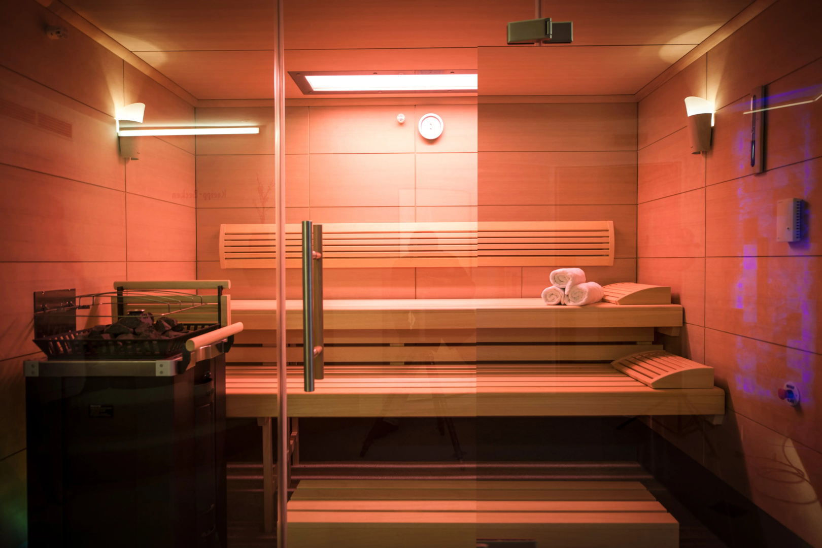 Crystls Aparthotel