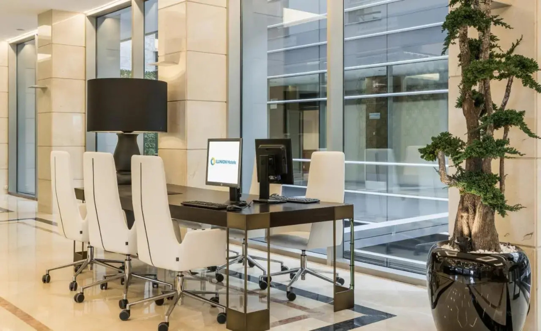 Отель Ilunion Malaga