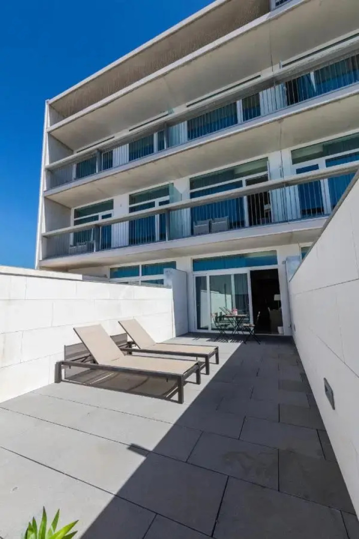 Отель Atenea Port Barcelona Mataro