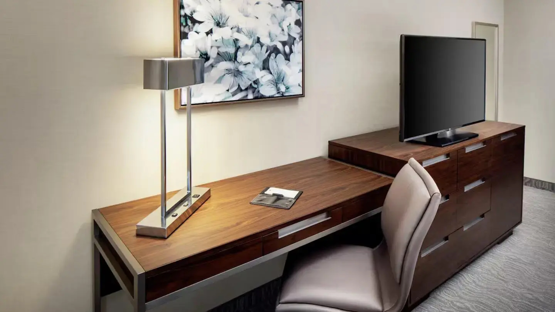 DoubleTree by Hilton Nashua