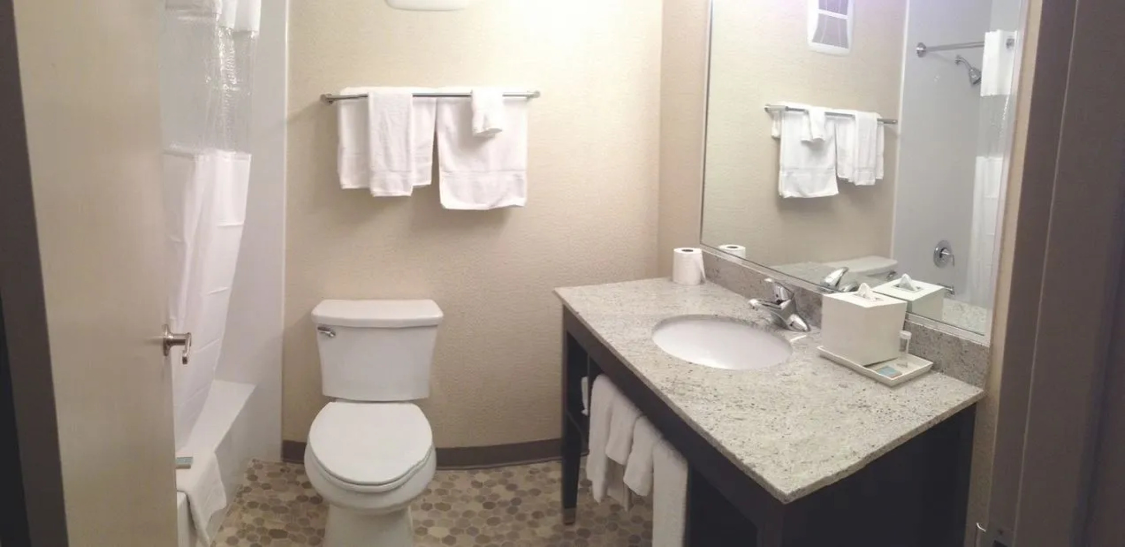 Travelodge by Wyndham Hubbard OH