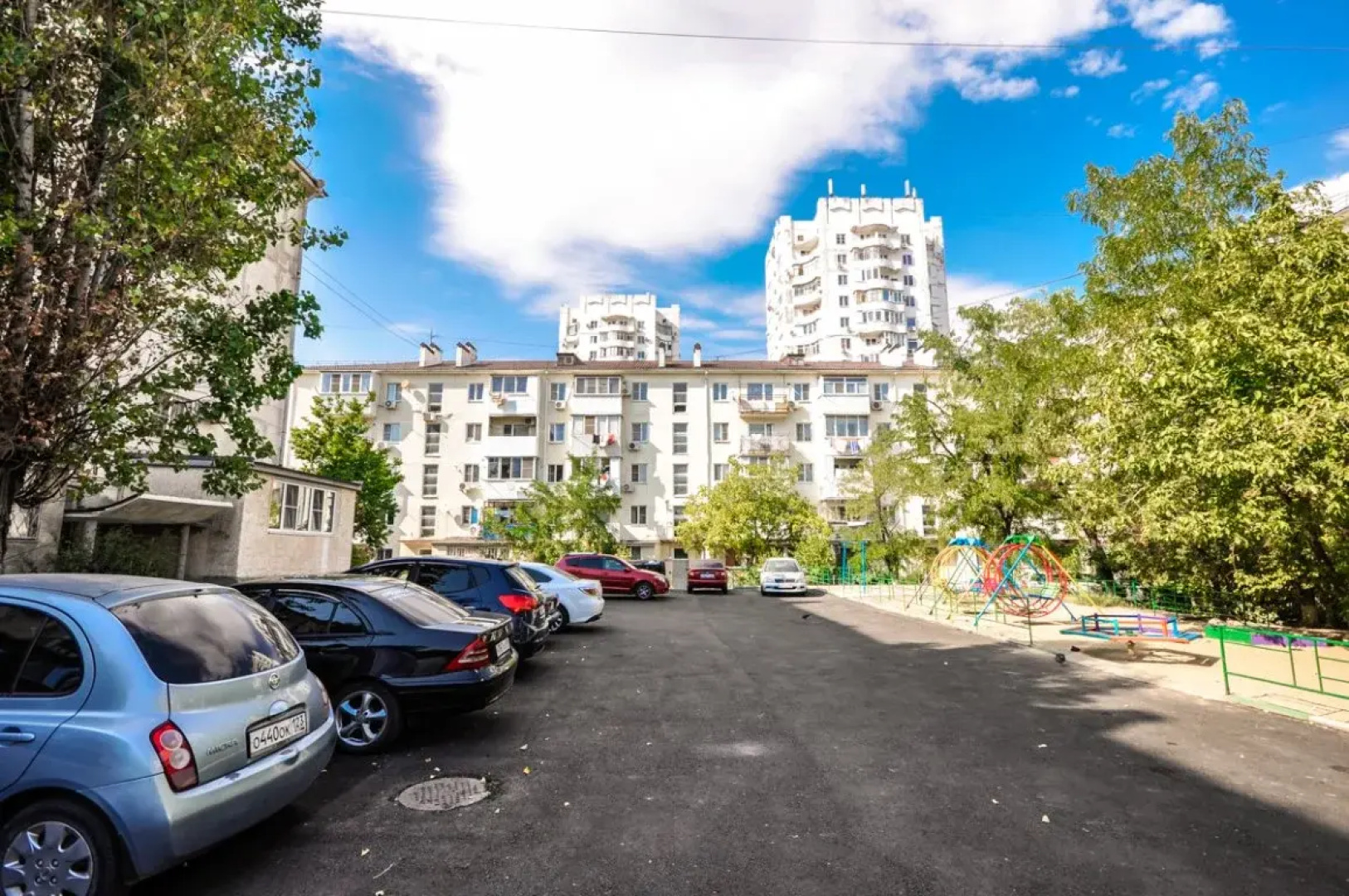 Na Prospekte Lenina Apartments