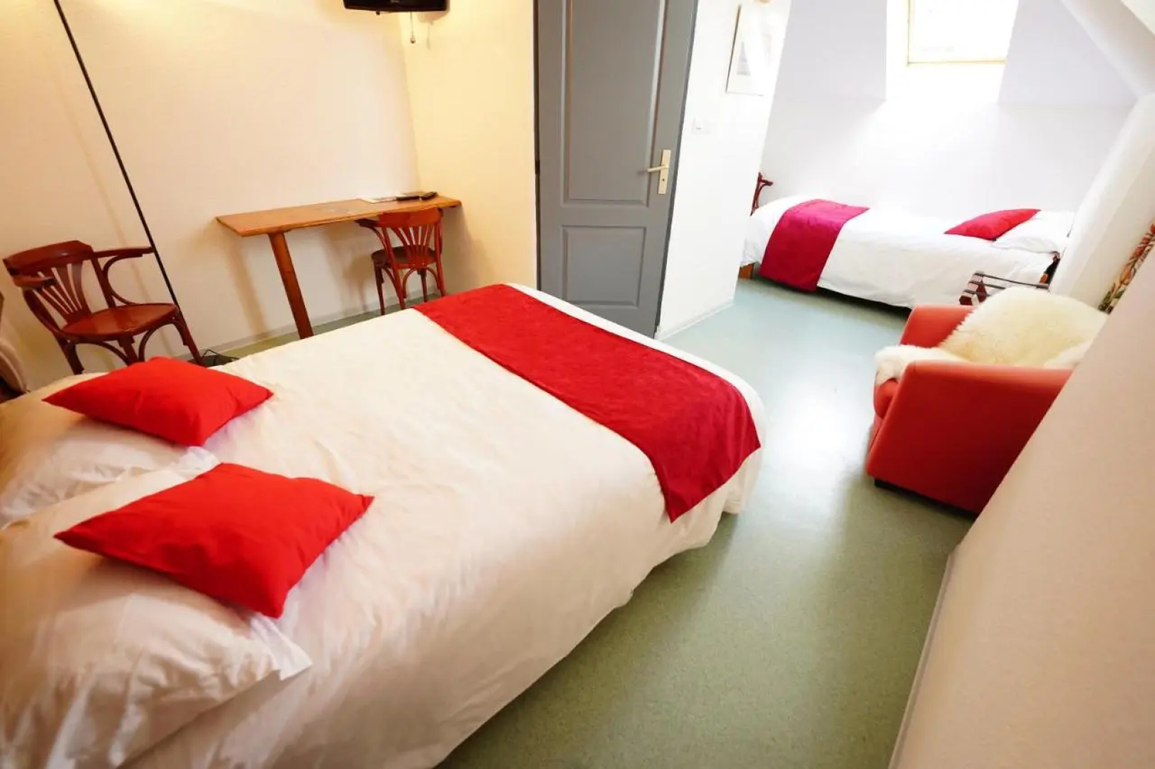 Logis Hôtel Le Relais Des Remparts