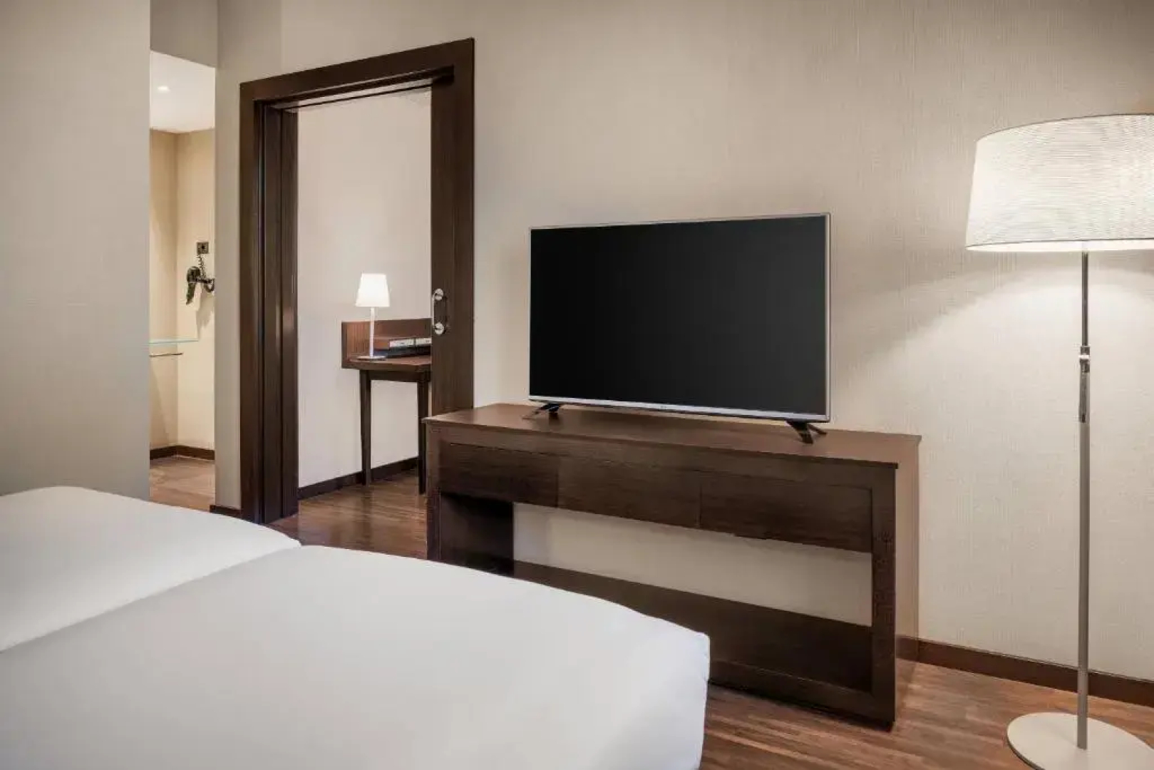 Отель Leonardo Royal Barcelona Forum