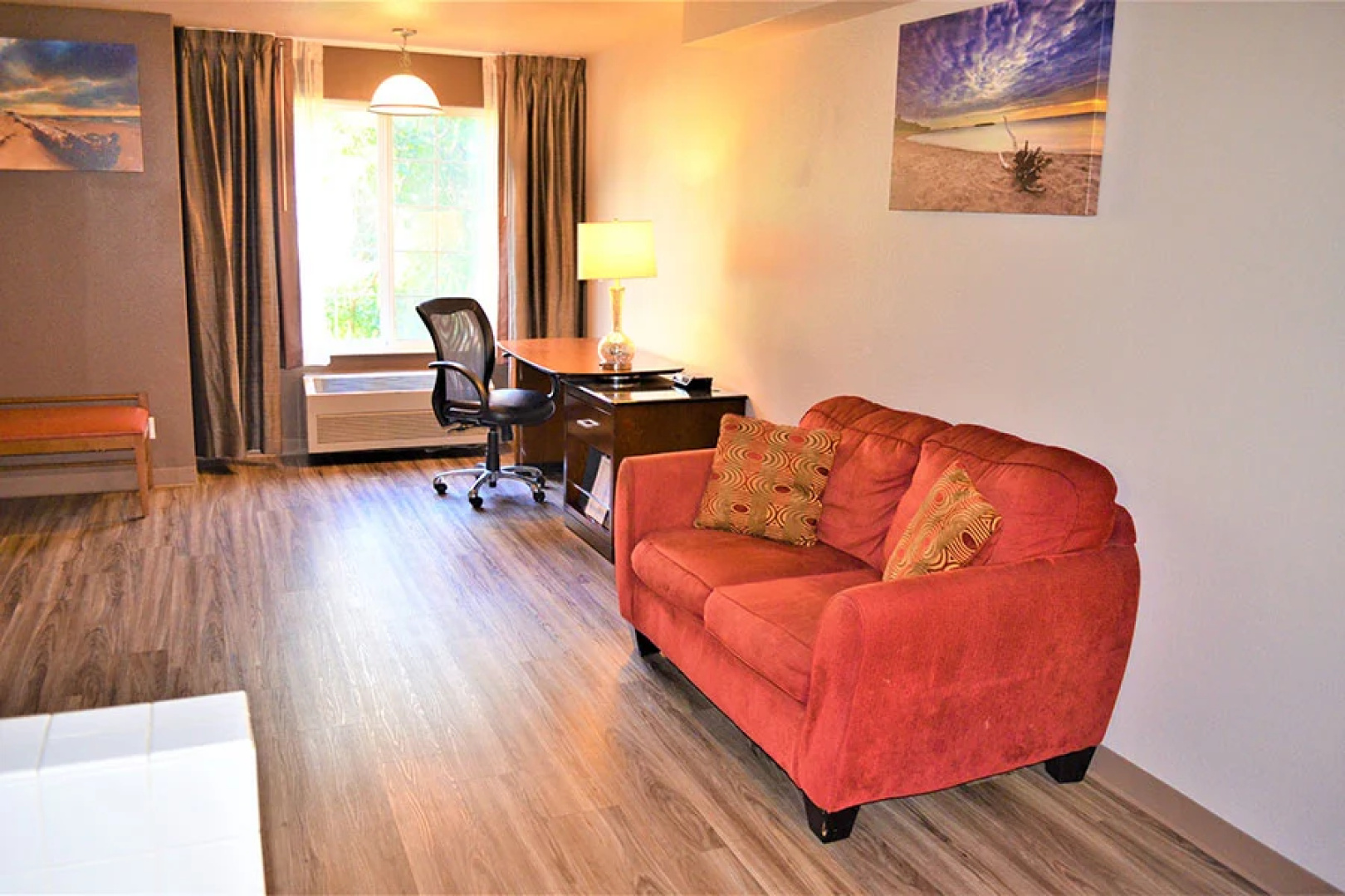 The Ashley Inn & Suites