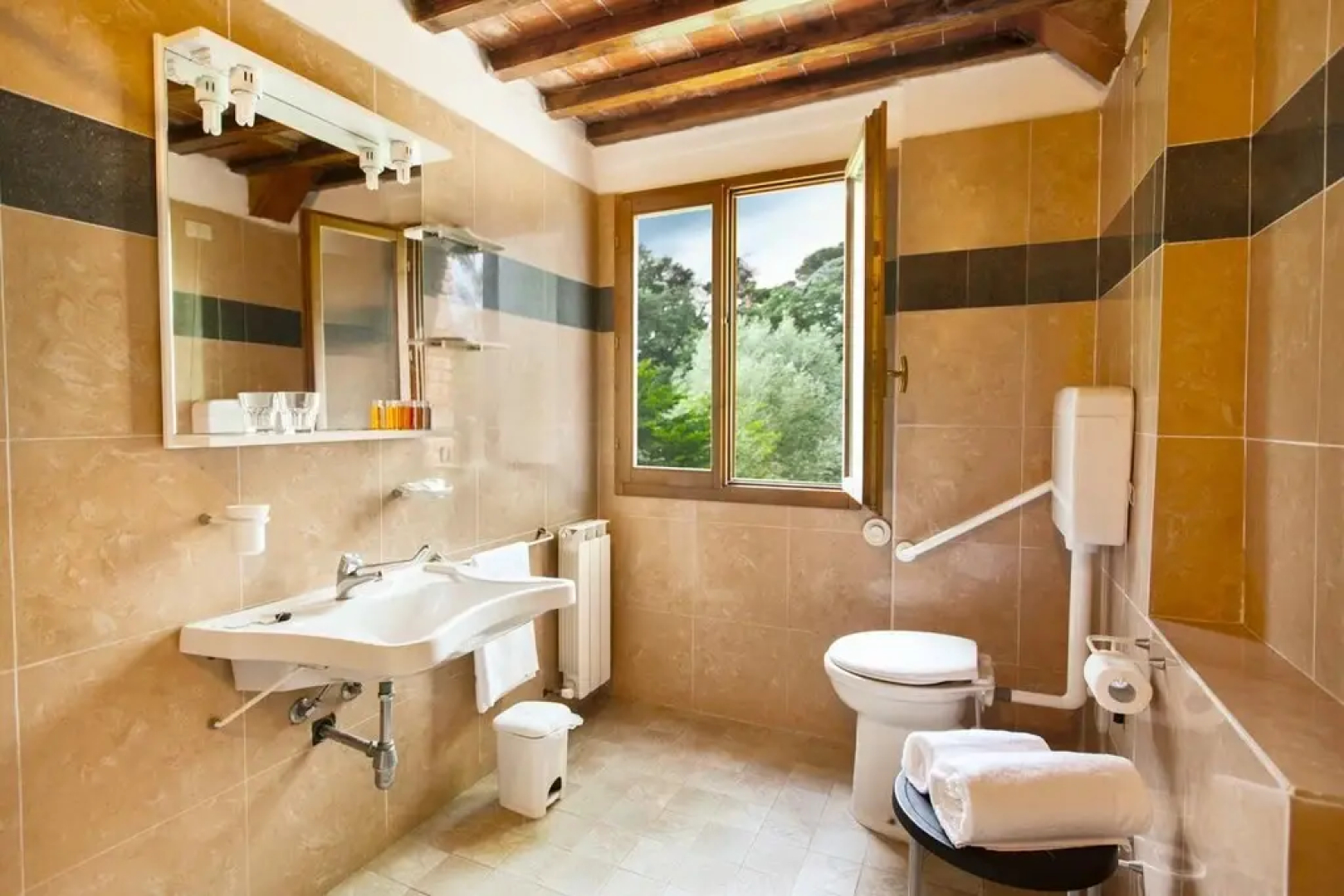 Villa Norcenni Aparthotel