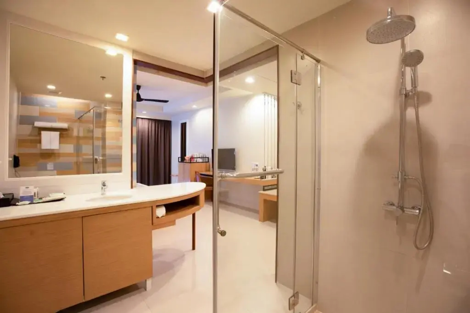 Holiday Ao Nang Beach Resort, Krabi