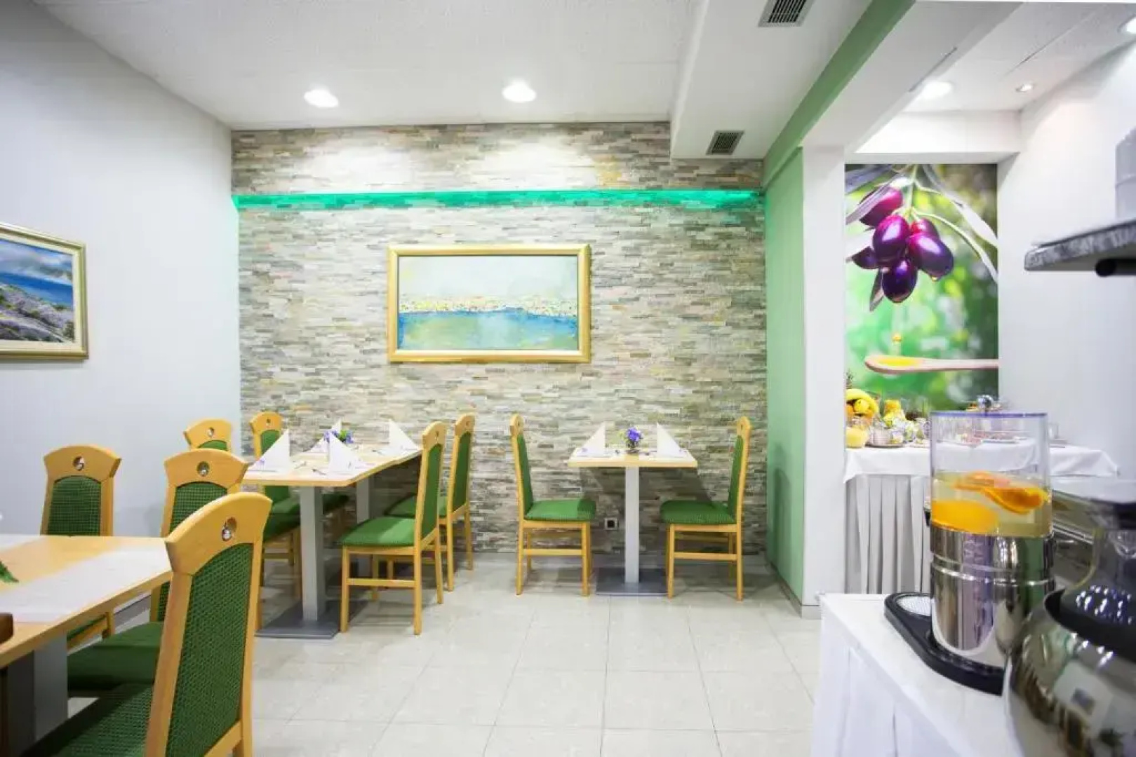 Hotel More