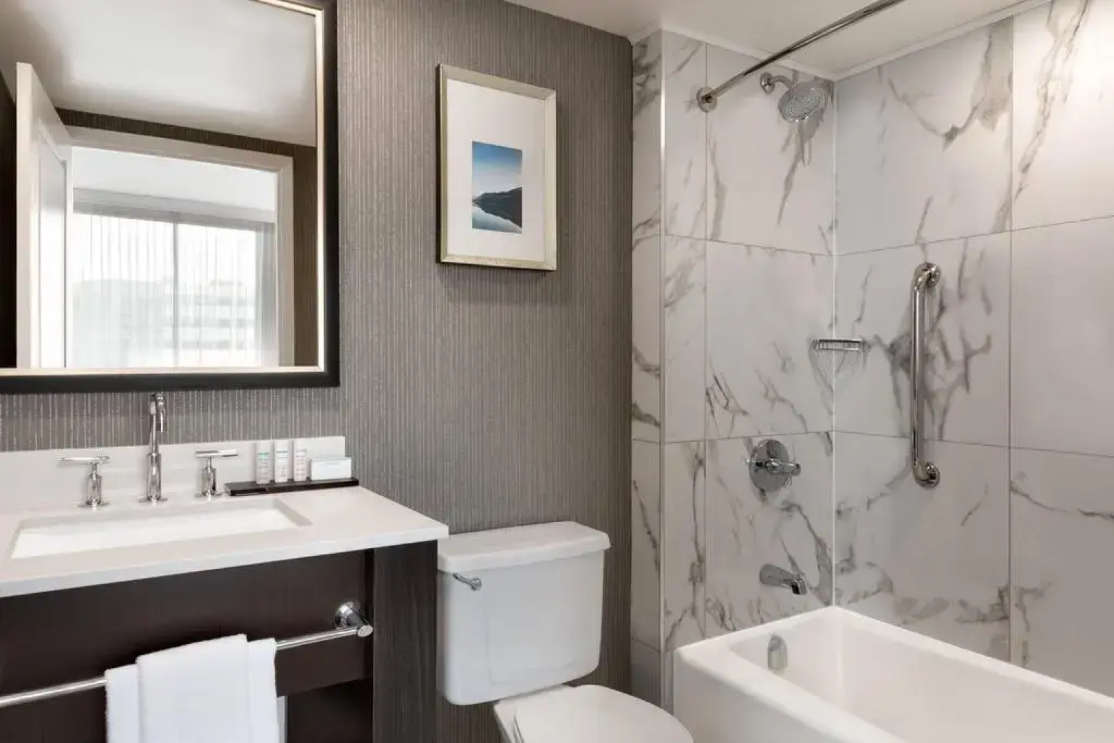 Embassy Suites by Hilton Montreal Airport