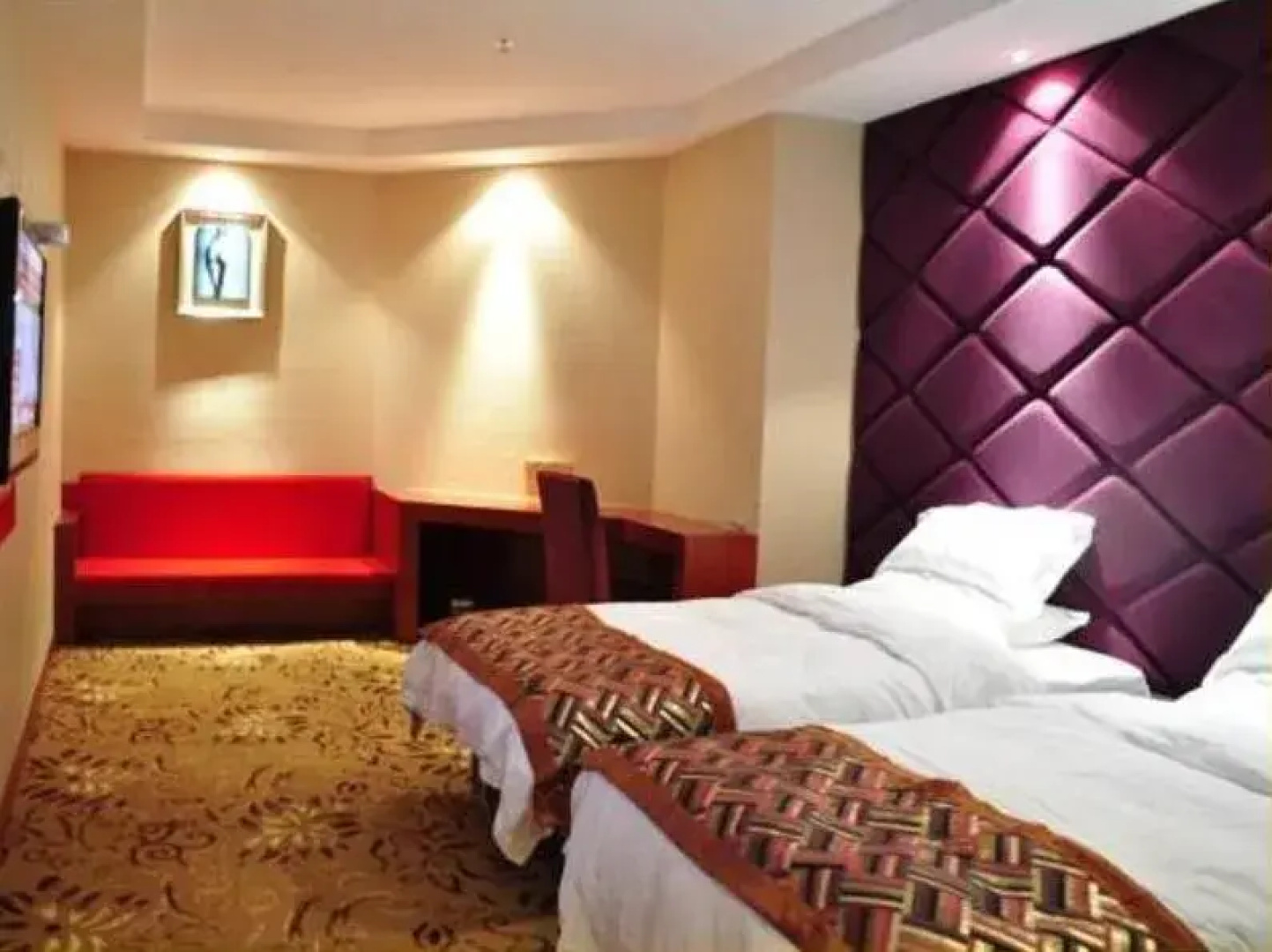 Ningbo Warm Bed Hotel