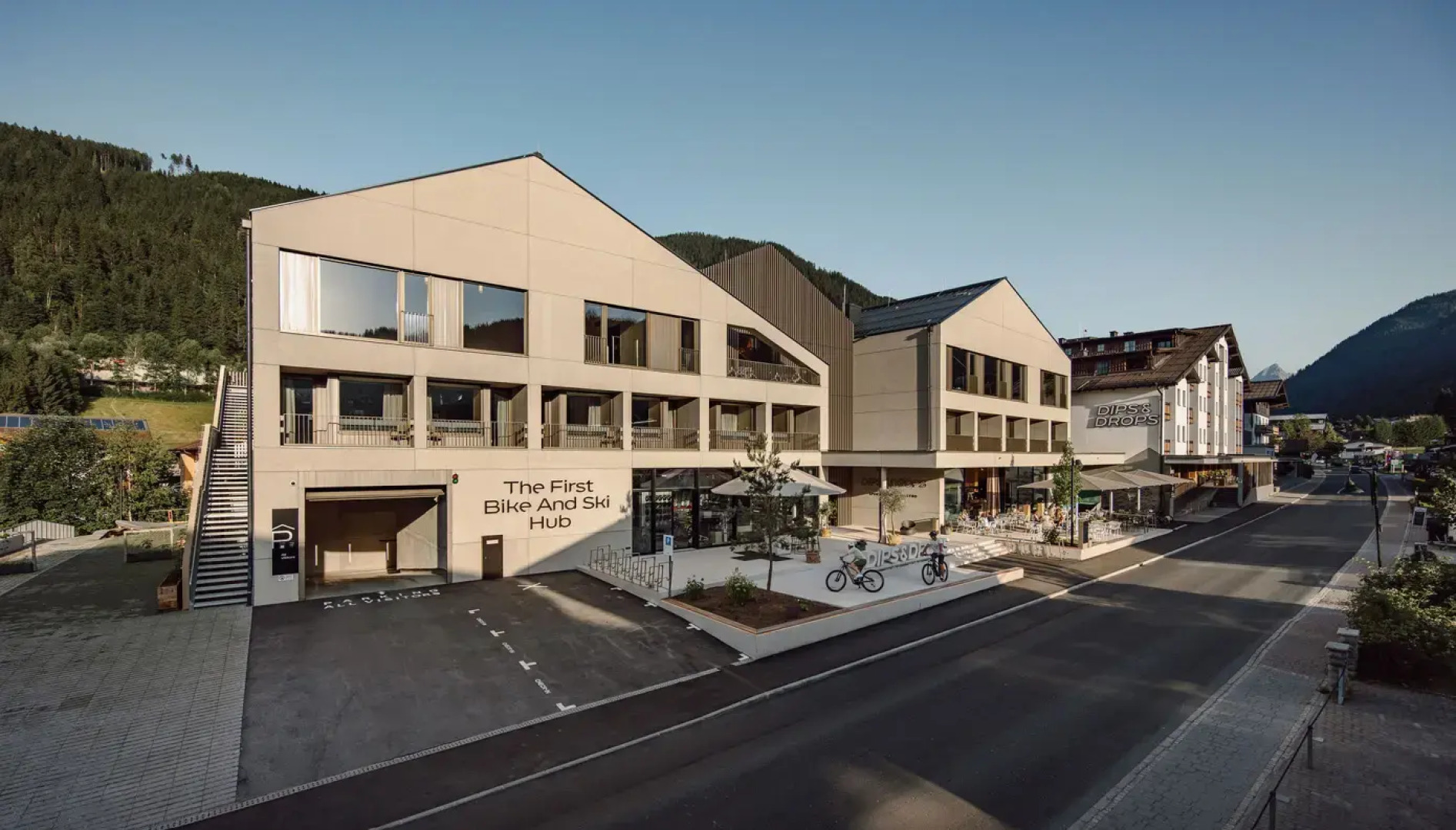 Dips&Drops – SUPERIOR HOTEL · SPORTS · SPA · RESTAURANTS