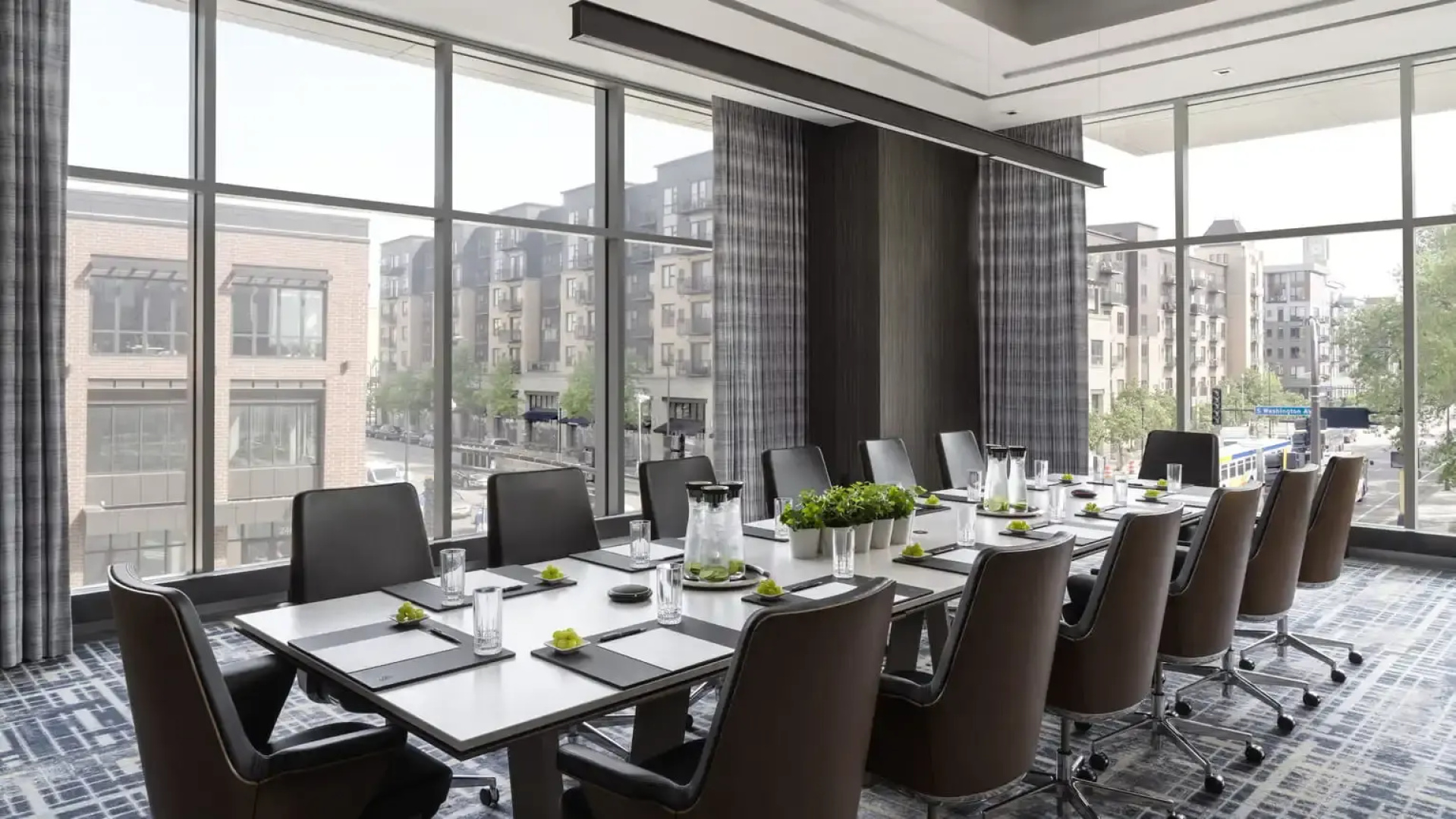 Отель Four Seasons Minneapolis
