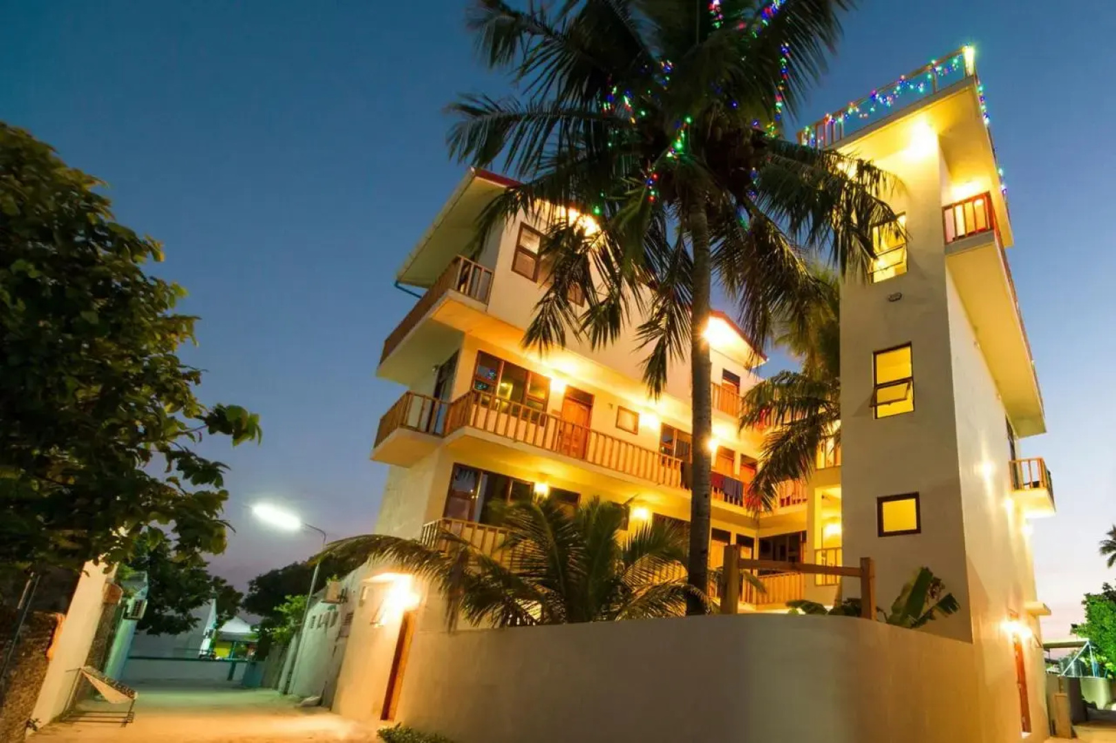 Отель Tropic Tree Hotel Maldives