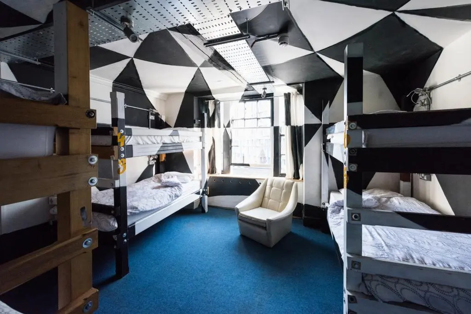 Full Moon Backpackers Hostel