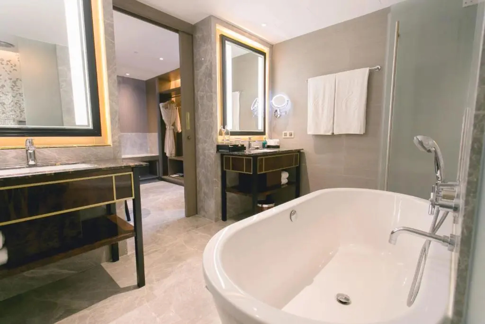 Centara Grand & Bangkok Convention Centre at CentralWorld