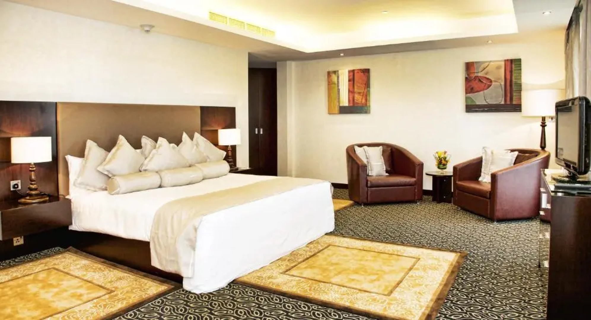 Metropolitan Al Mafraq Hotel