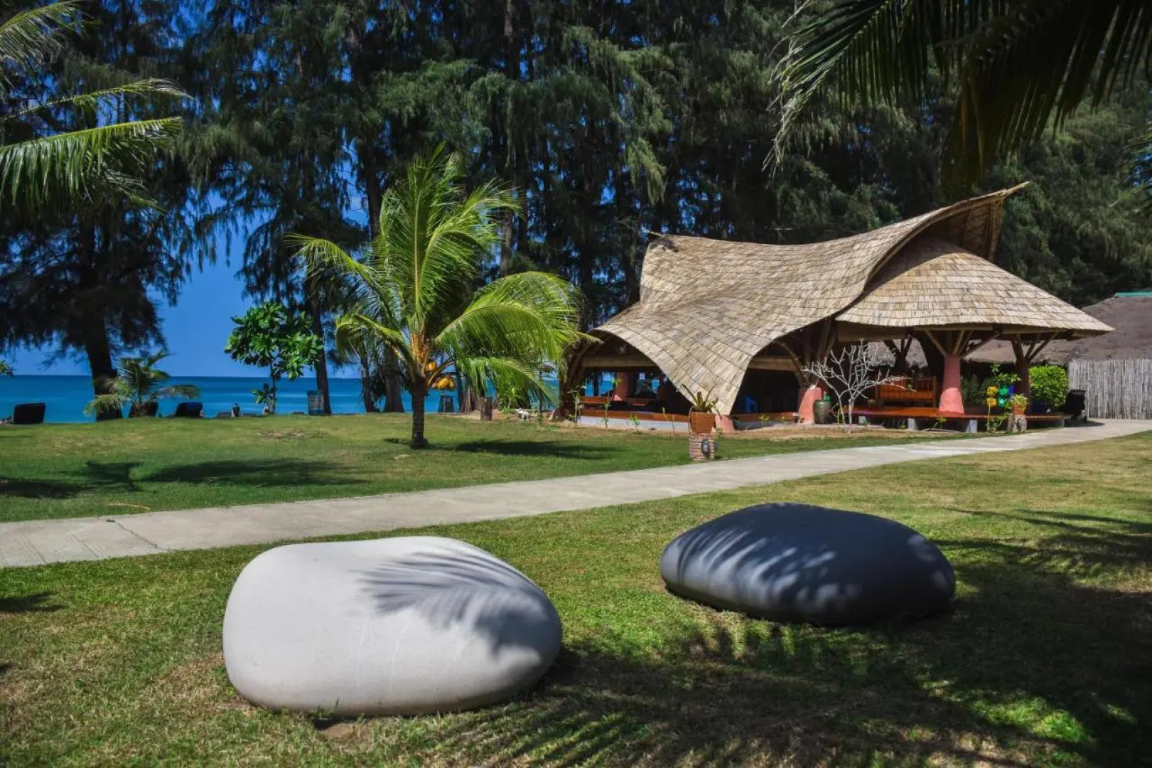 Отель Long Beach Chalet