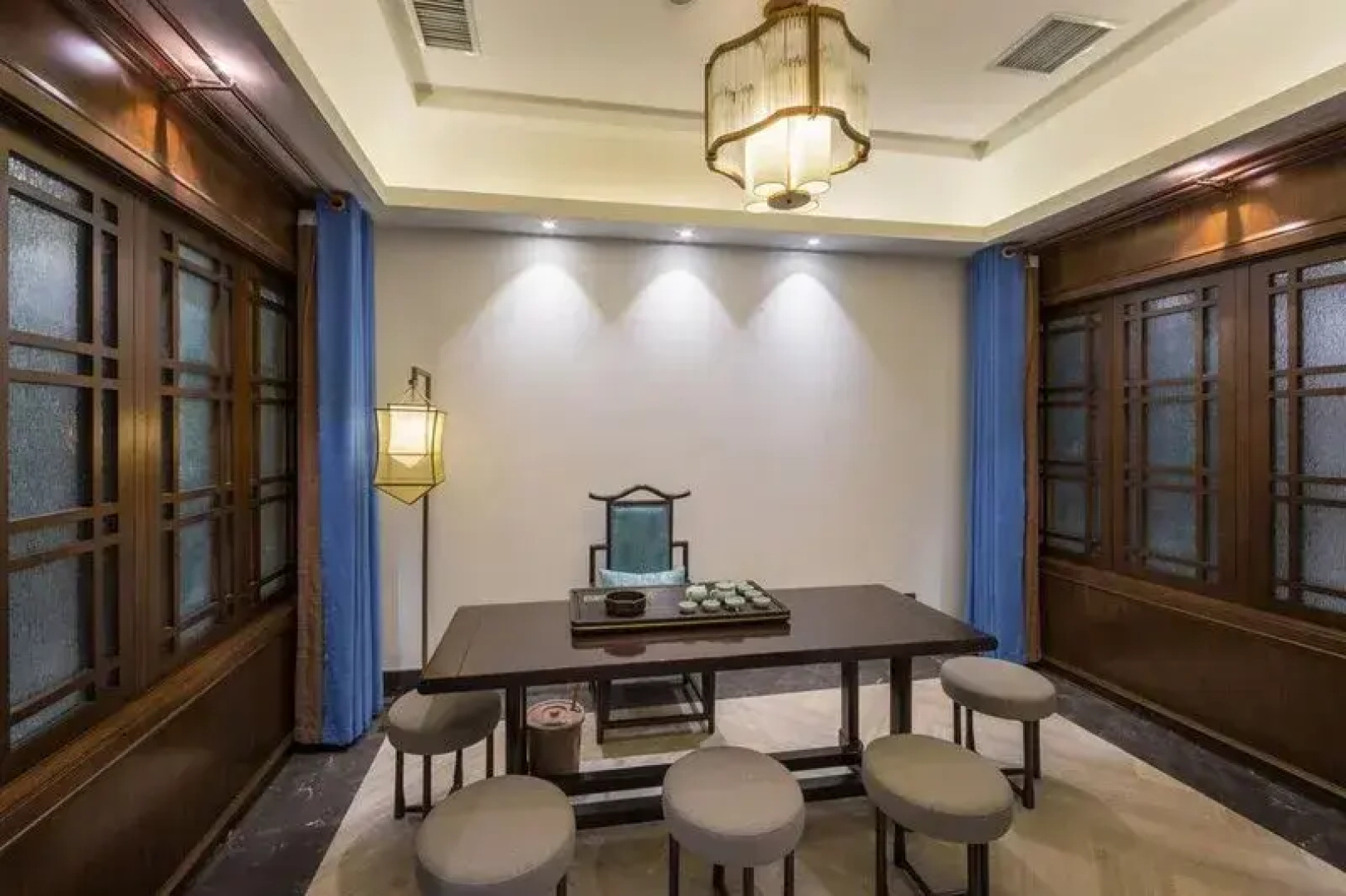 Hundred Hotel