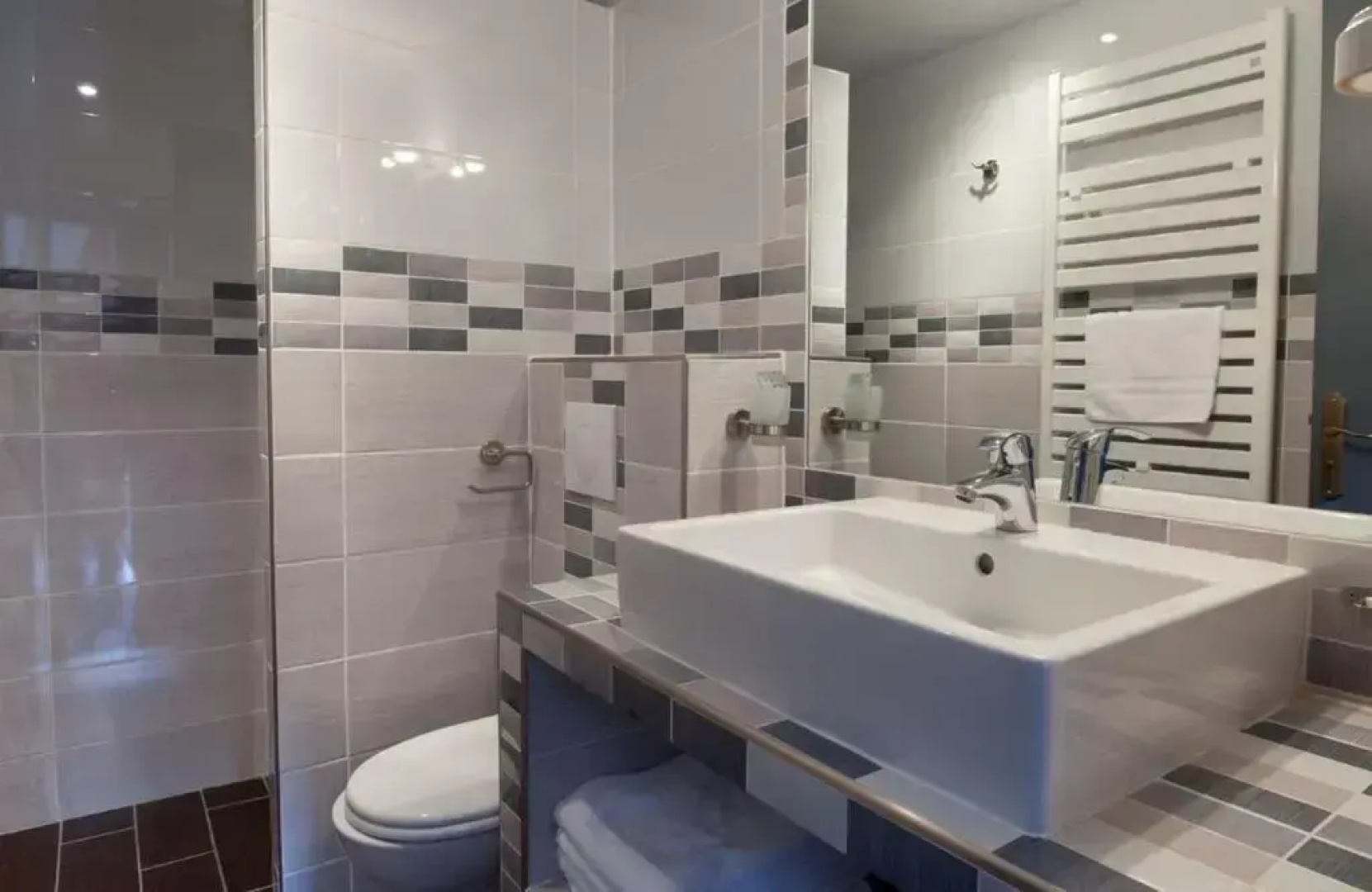 Hotel Cosmotel