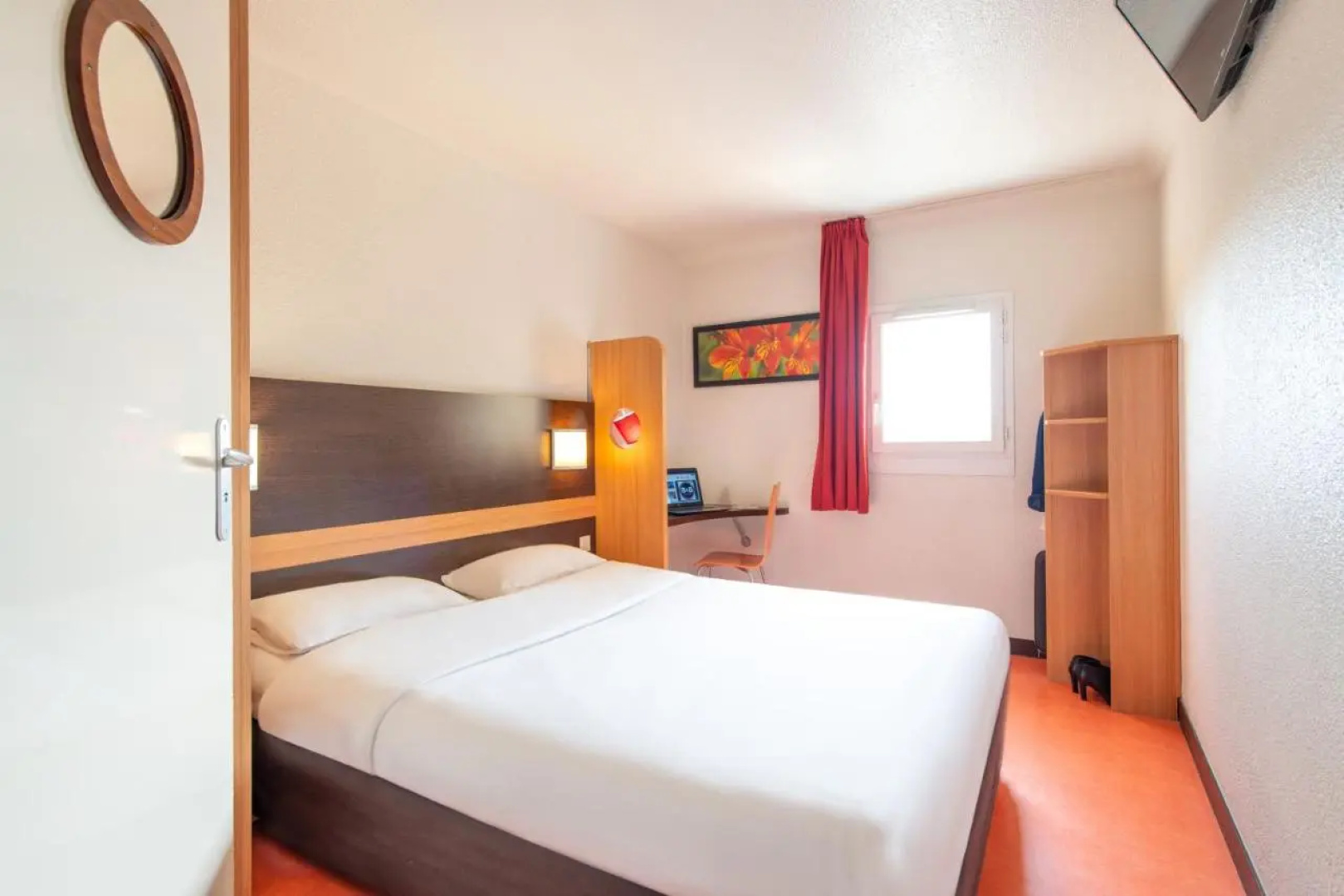 B&B HOTEL Cholet Nord