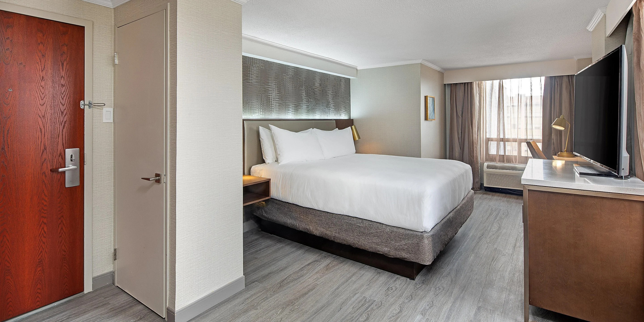 Crowne Plaza Toronto Airport by IHG