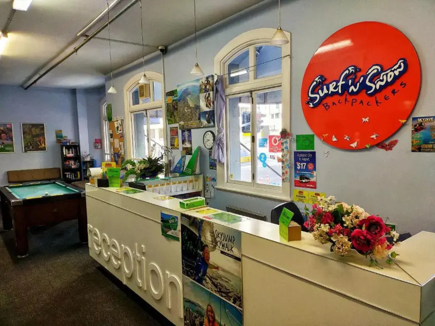 Surf 'N' Snow Backpackers - Hostel