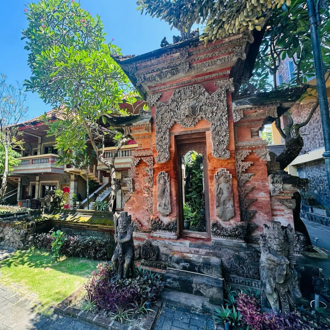 Отель Melasti Kuta Beach Hotel and Spa