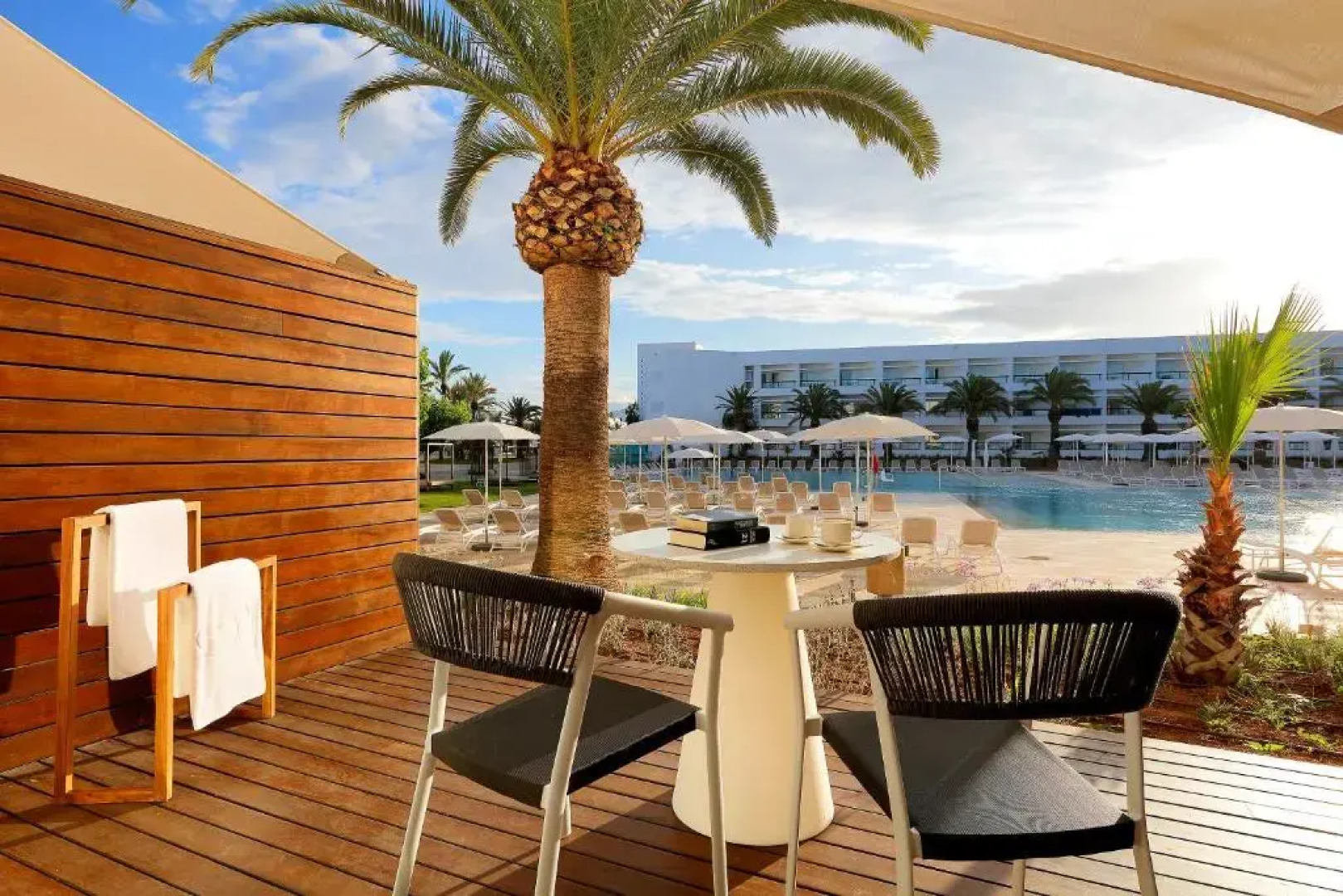 Отель Grand Palladium Palace Ibiza Resort & Spa