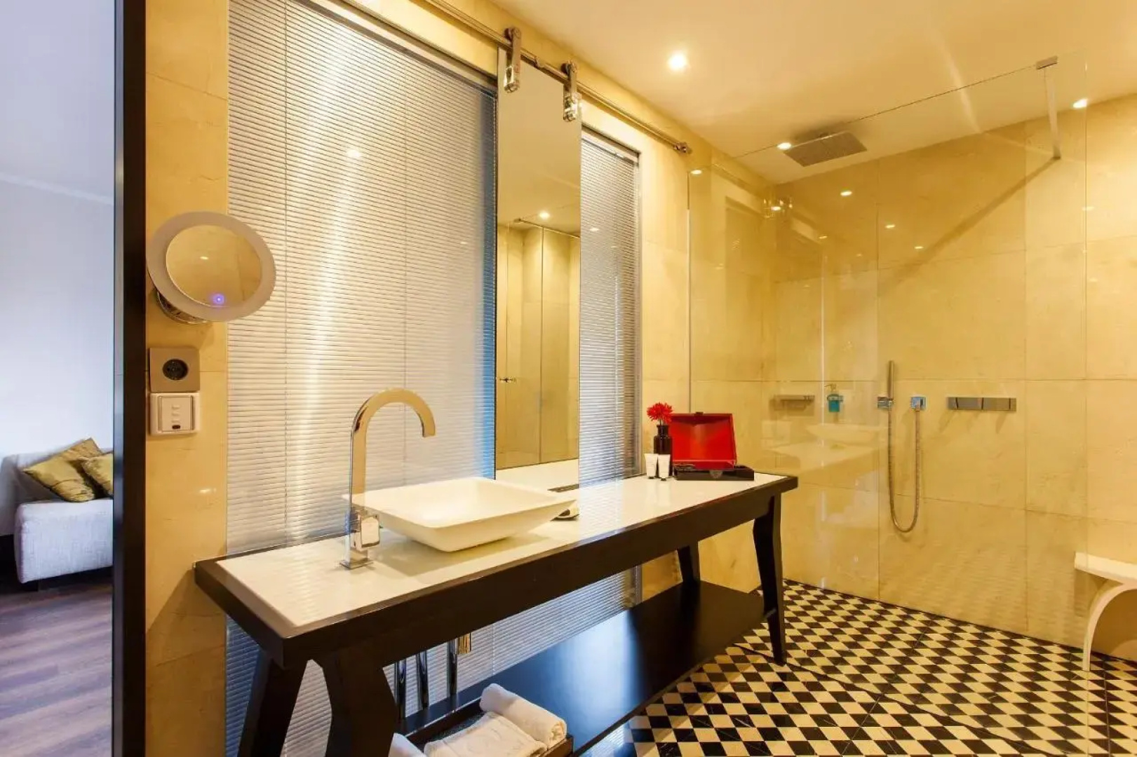 Quentin Boutique Hotel