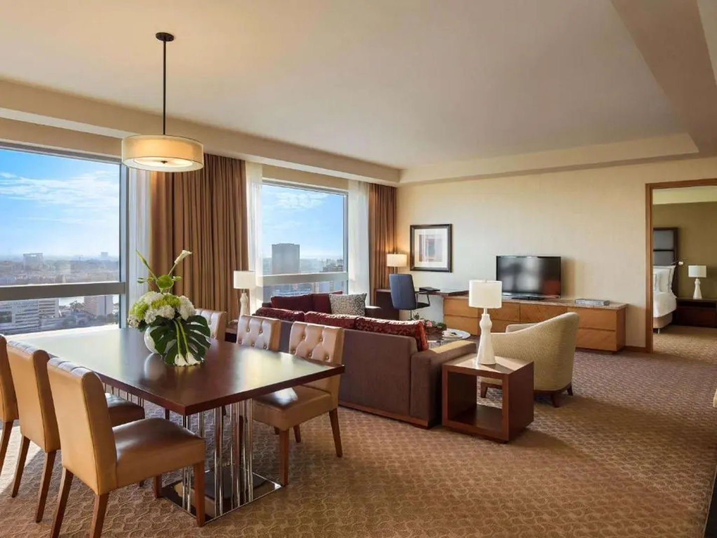 Отель Swissotel Al Ghurair 