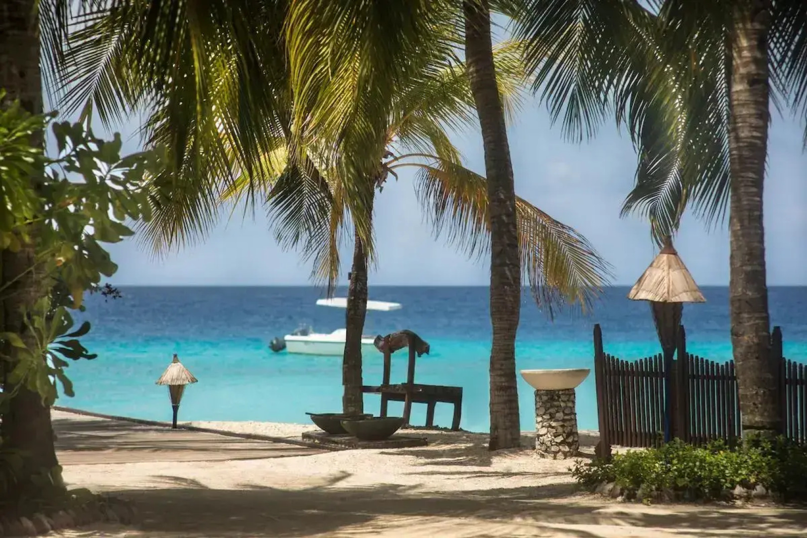 Спа-курорт Taj Coral Reef