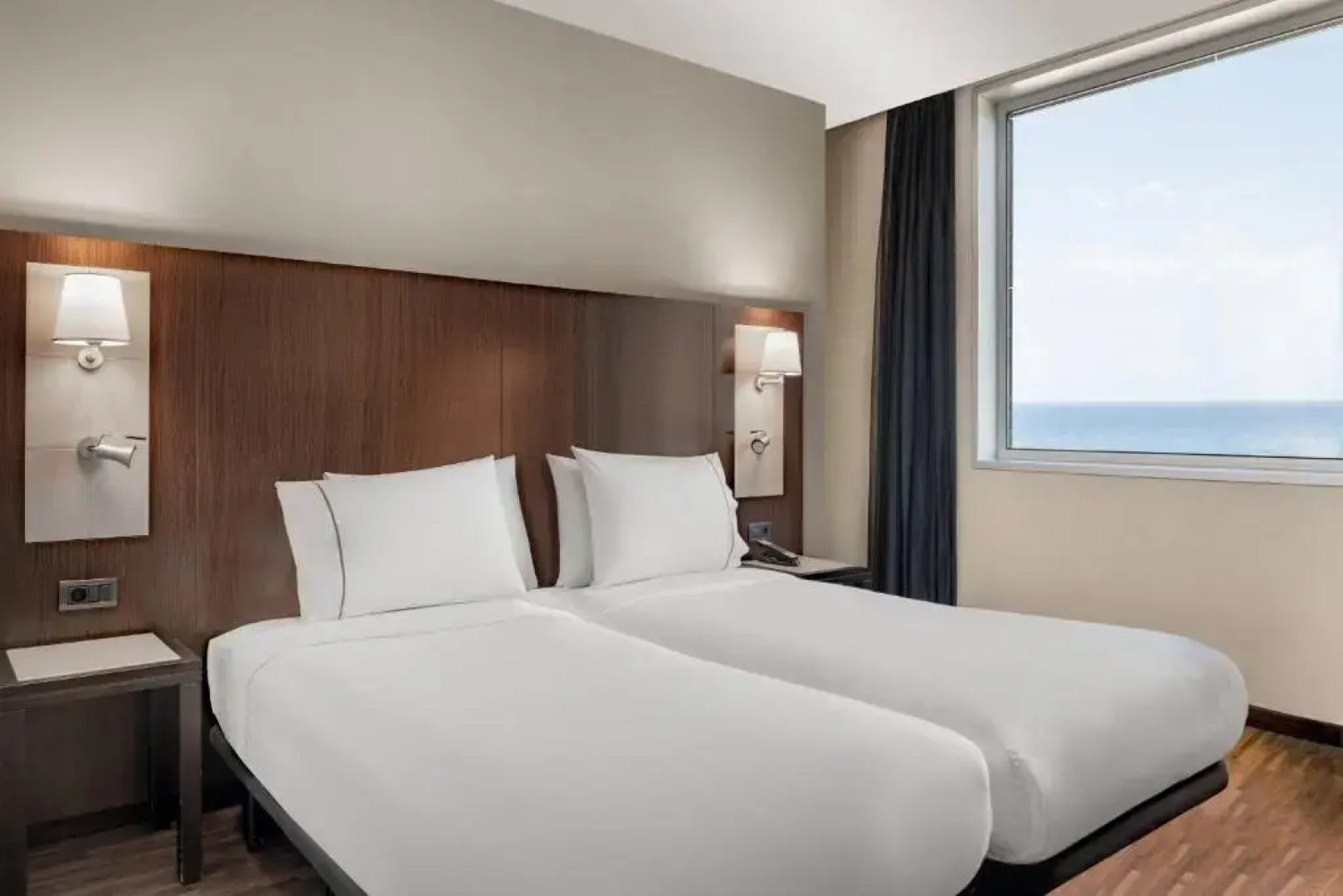 Отель Leonardo Royal Barcelona Forum