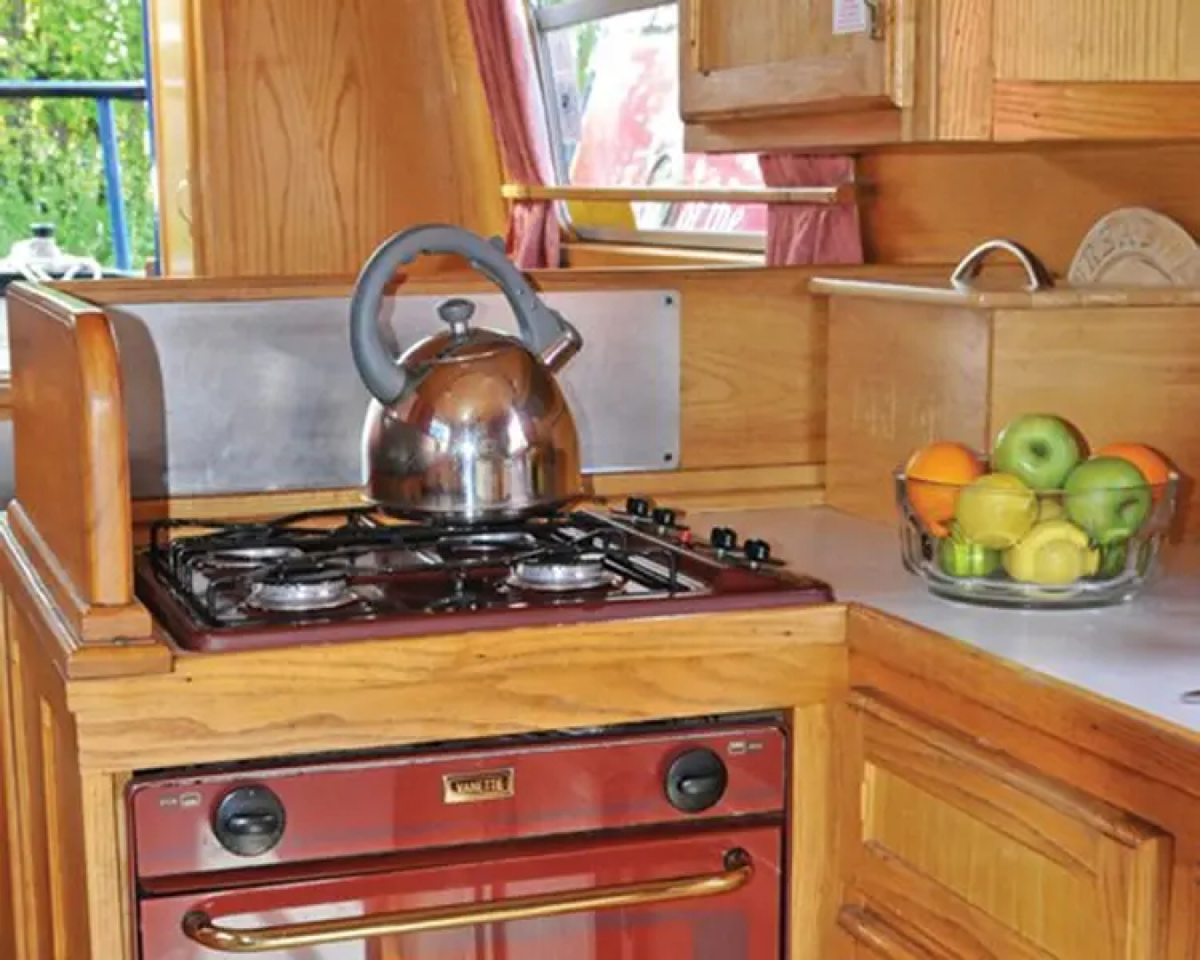 Canal Boat Club at Anderton Marina