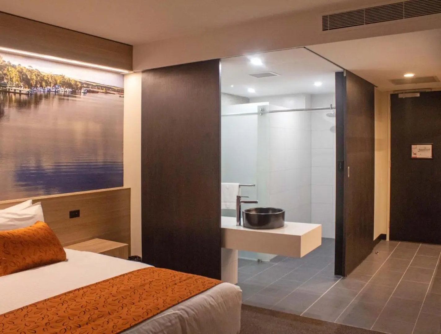 Bridgeport Hotel