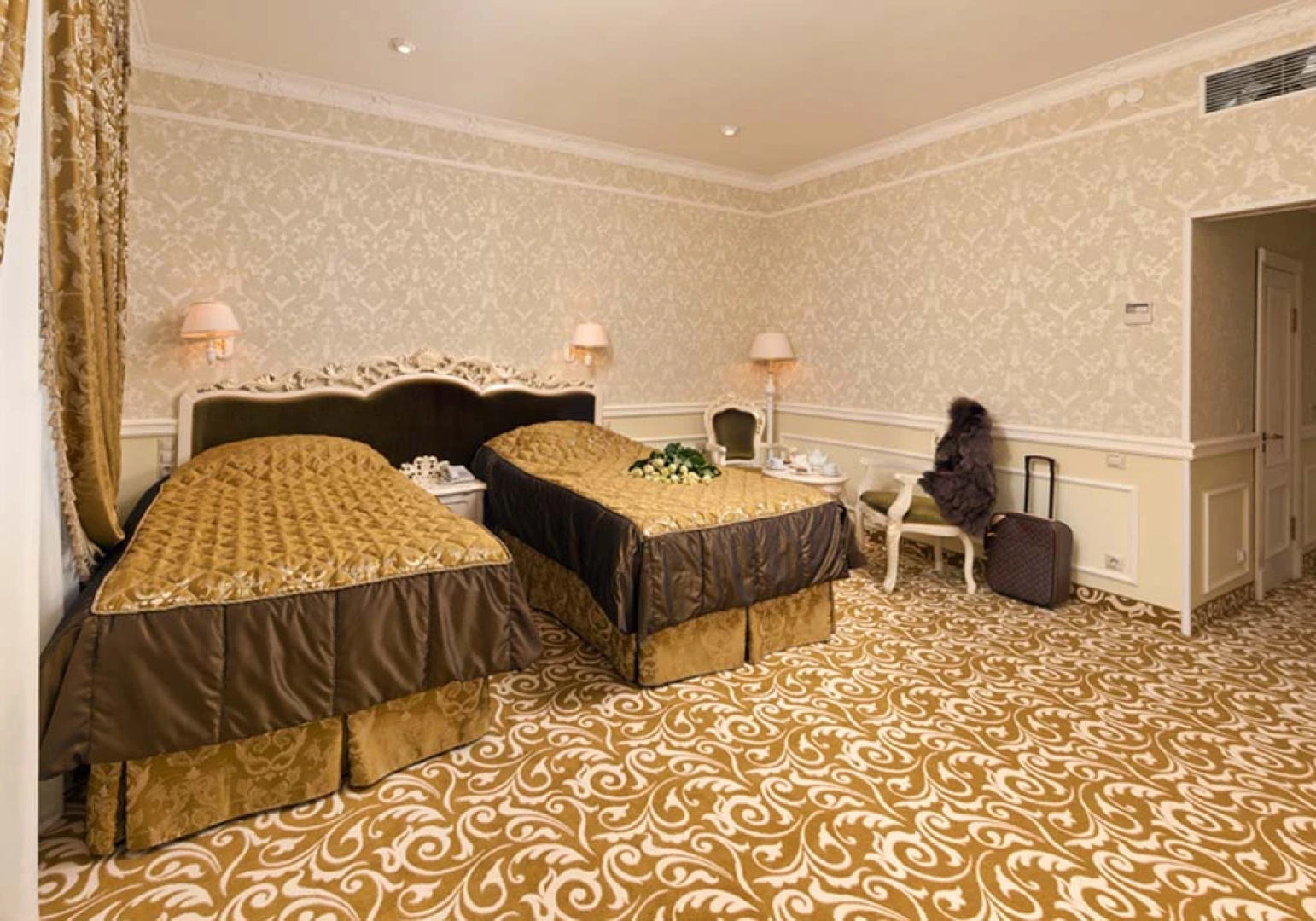 Royal Grand Hotel